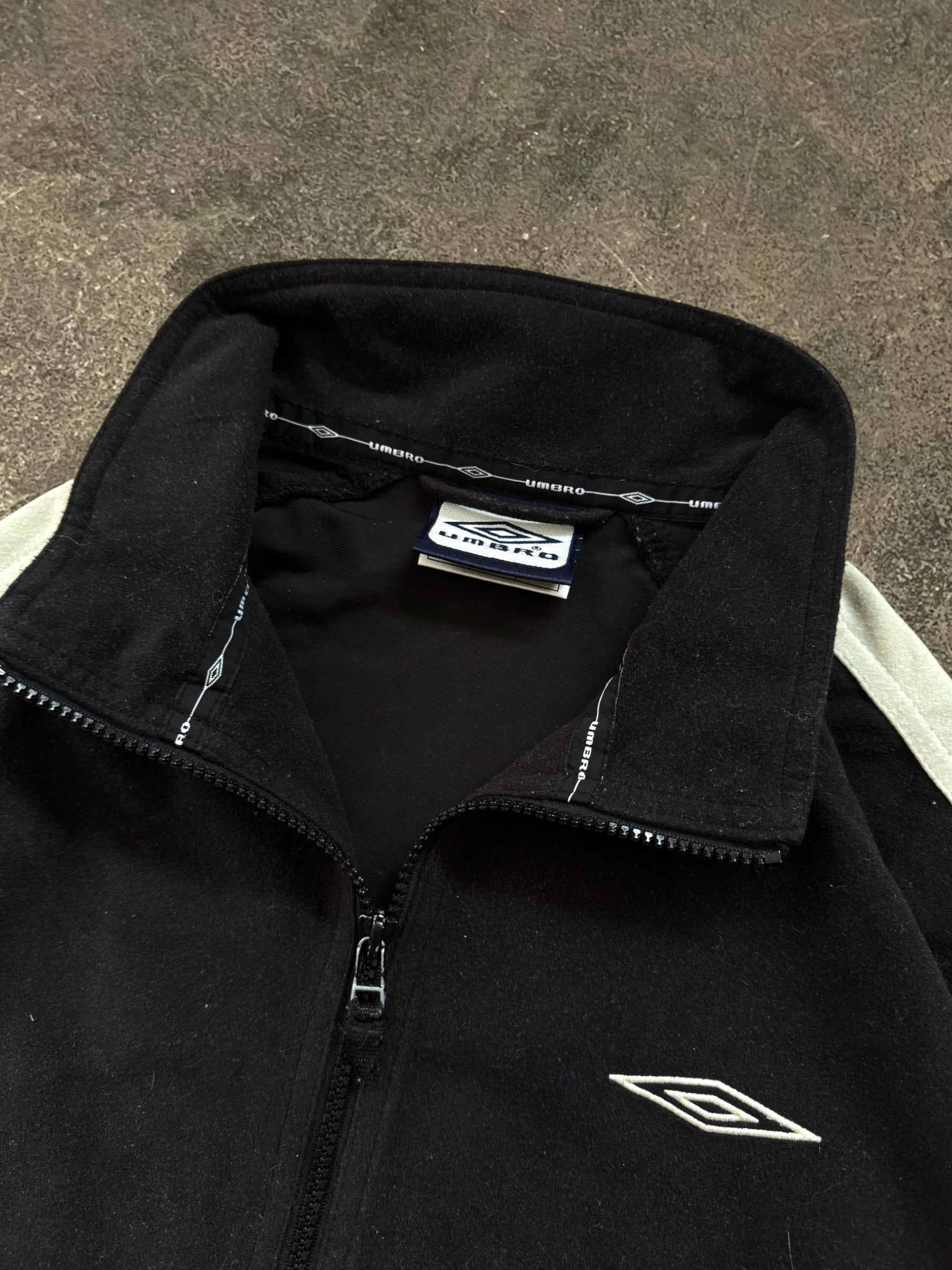 VINTAGE UMBRO BLACK TRACK FLEECE JACKET
