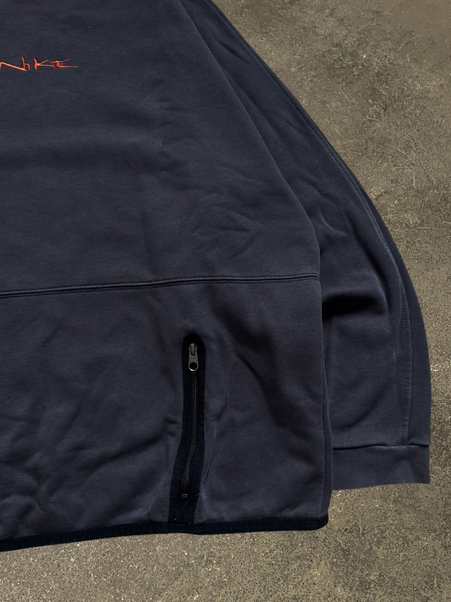 VINTAGE 00S NIKE TECH SWEATSHIRT