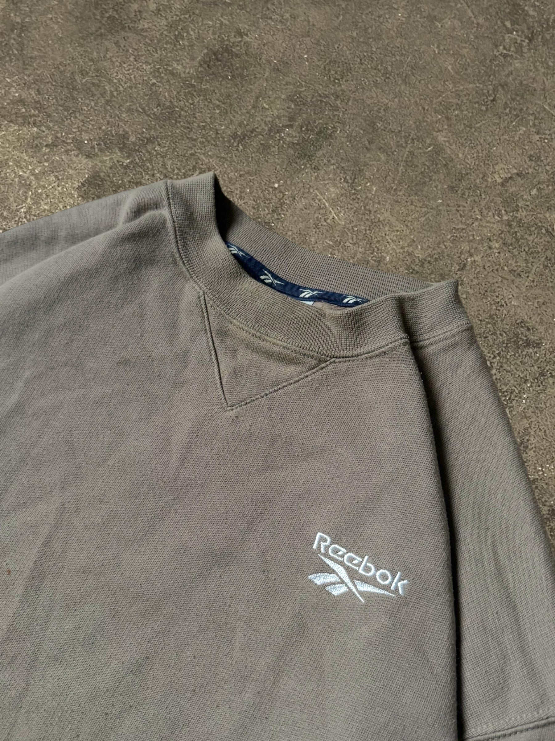 VINTAGE 90S REEBOK SWEATSHIRT