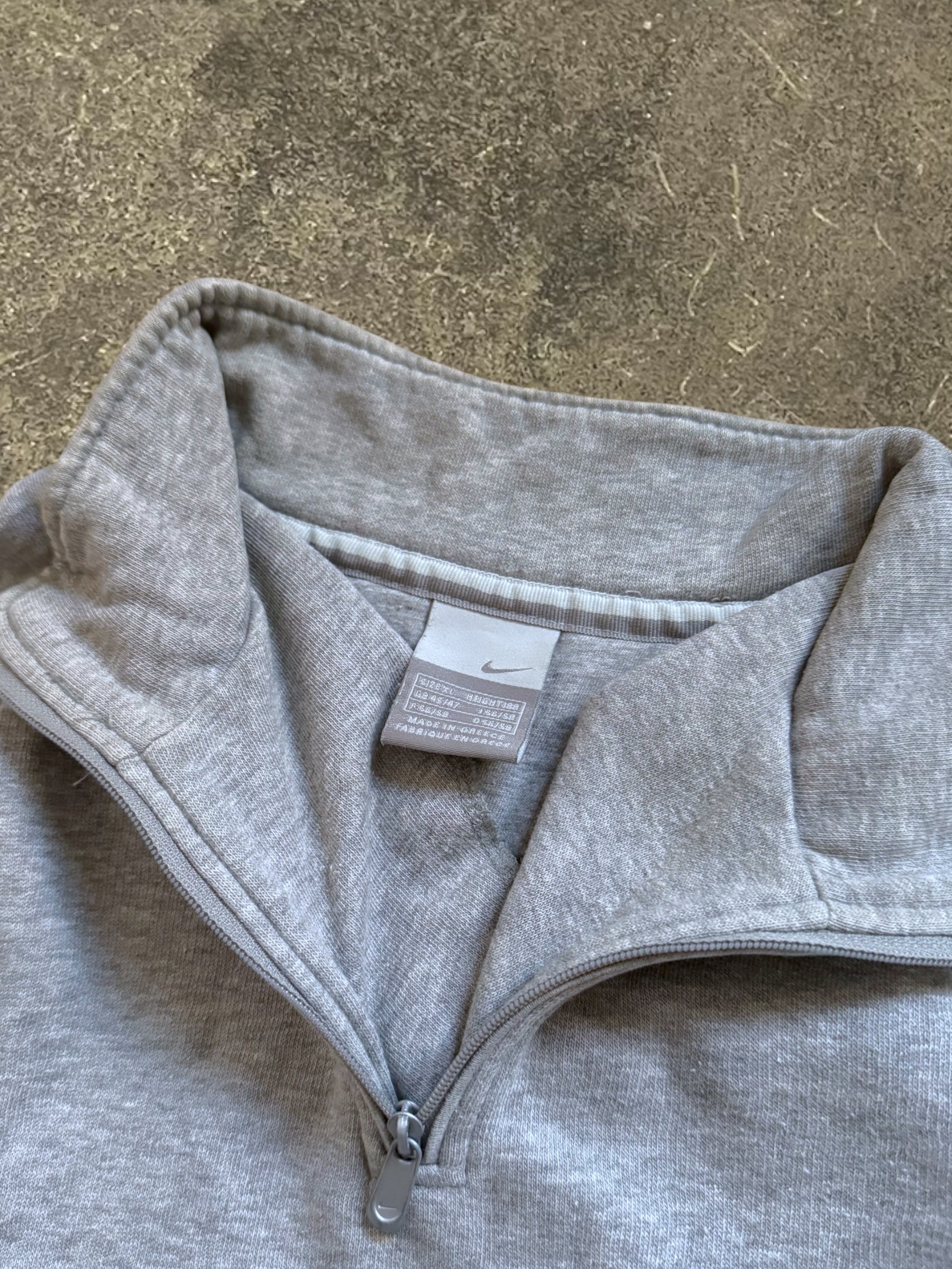 VINTAGE 00S GREY NIKE QUARTER-ZIP SWEATSHIRT