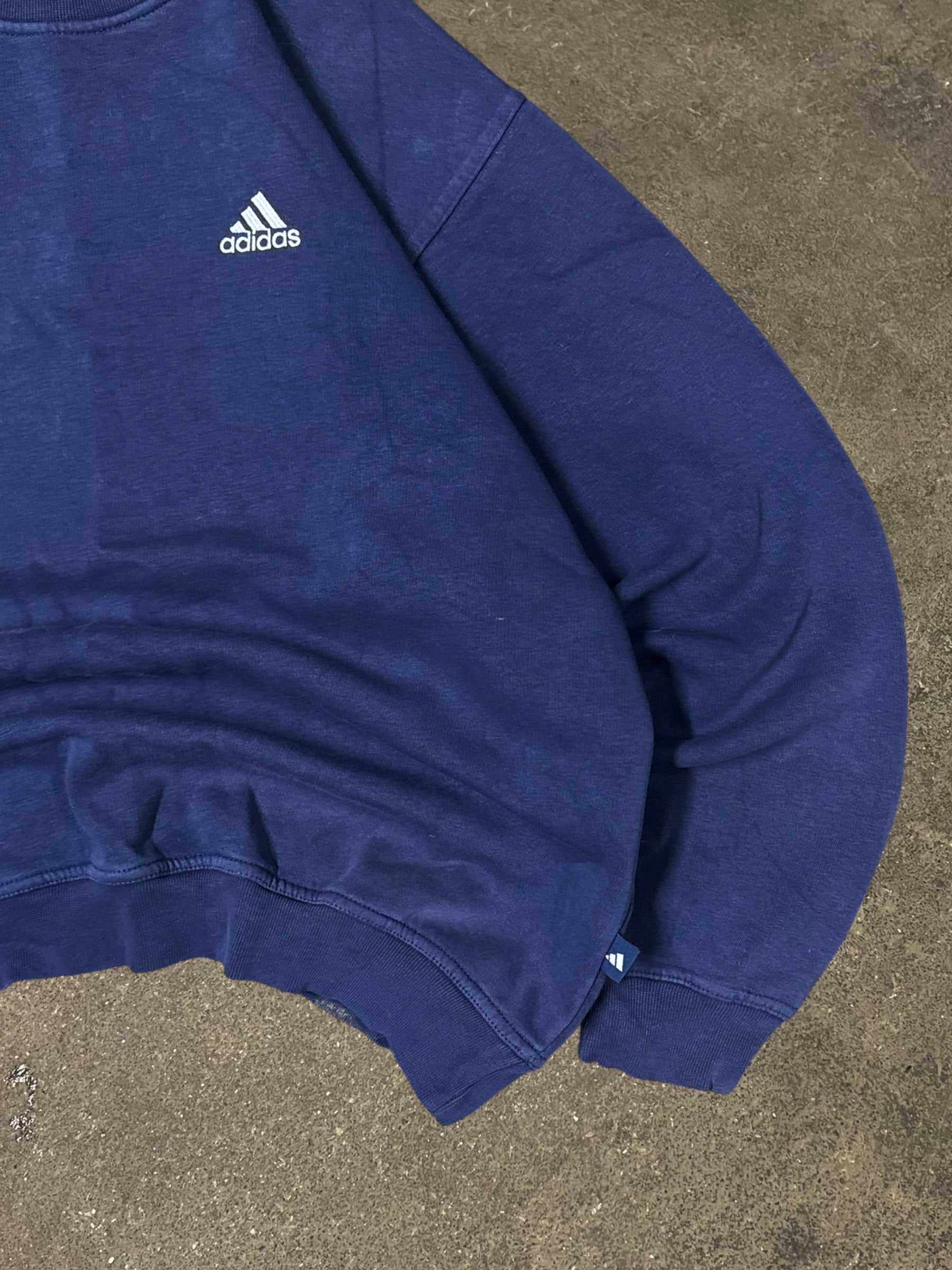 VINTAGE 90S NAVY ADIDAS LOGO SWEATSHIRT
