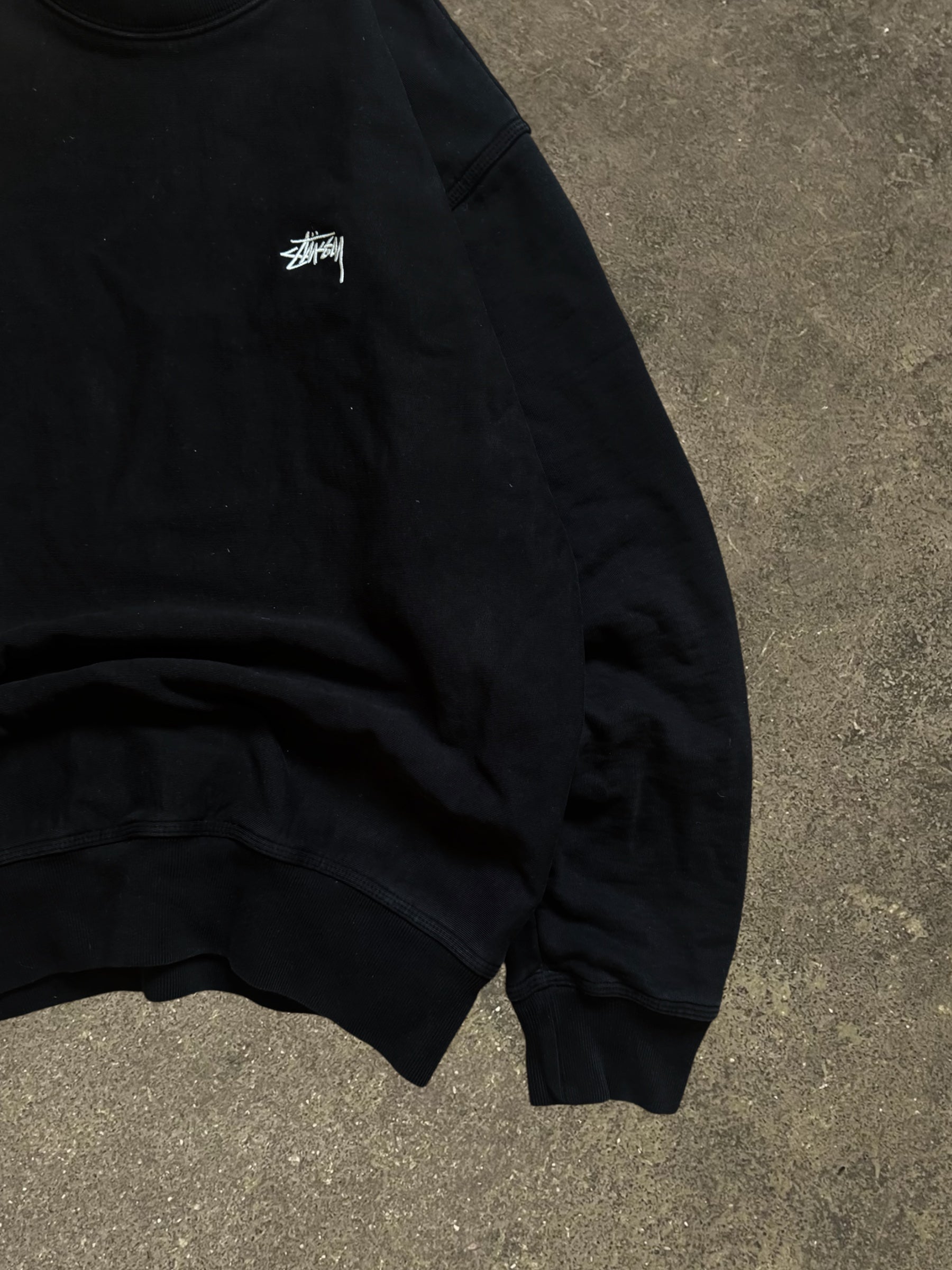 STÜSSY BLACK STOCK LOGO SWEATSHIRT