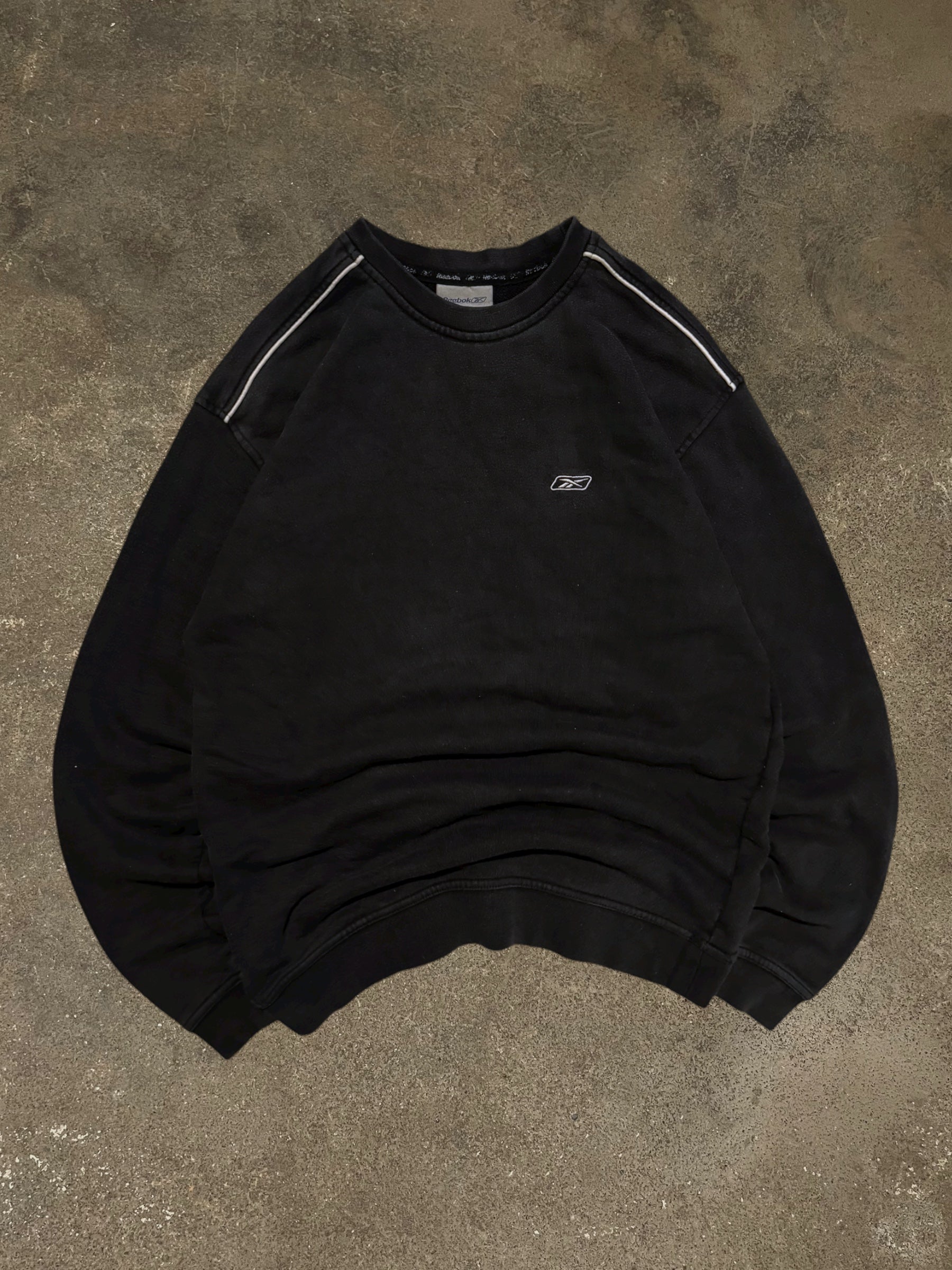 VINTAGE BLACK REEBOK SWEATSHIRT