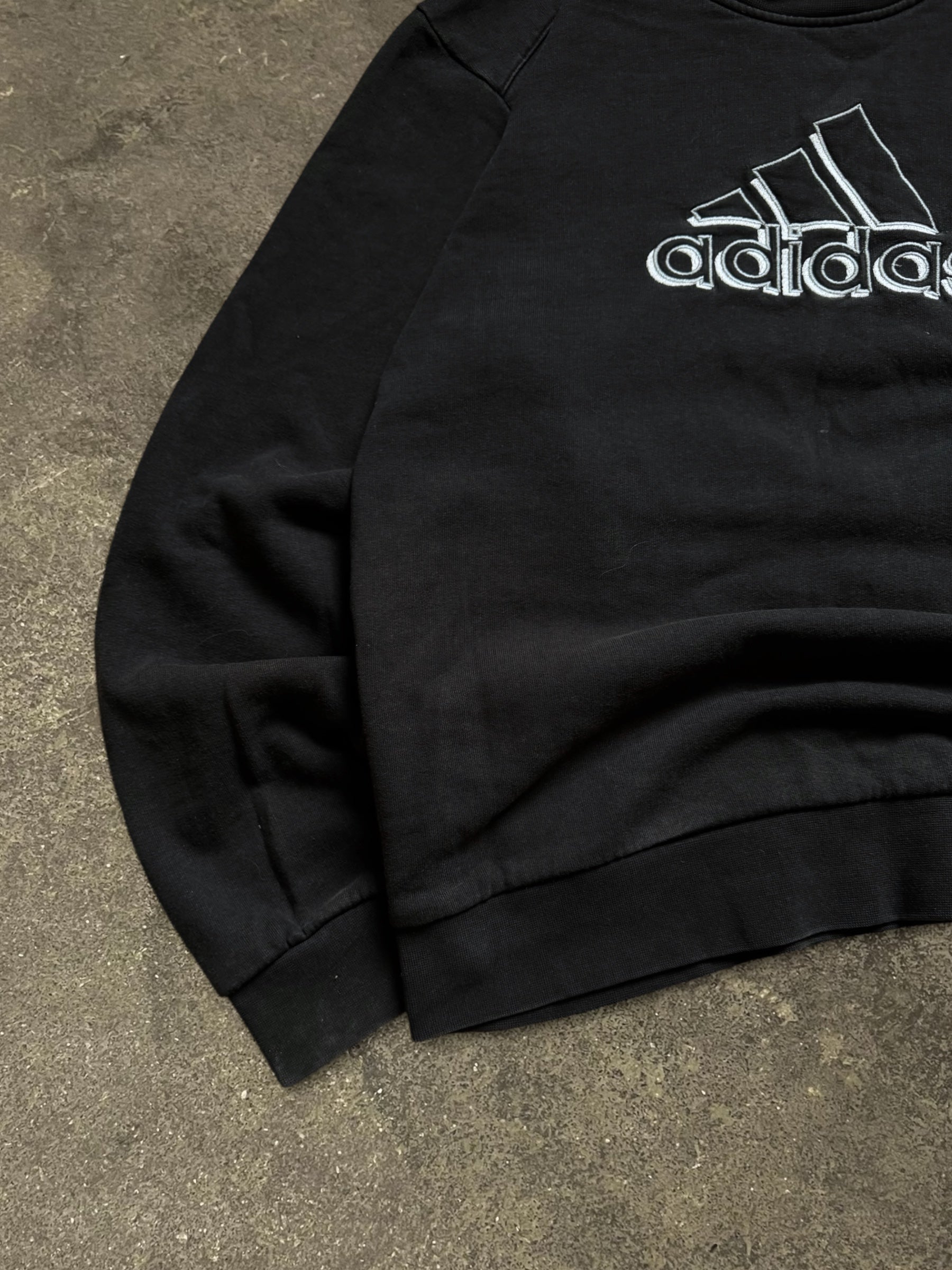 VINTAGE 00S ADIDAS SWEATSHIRT