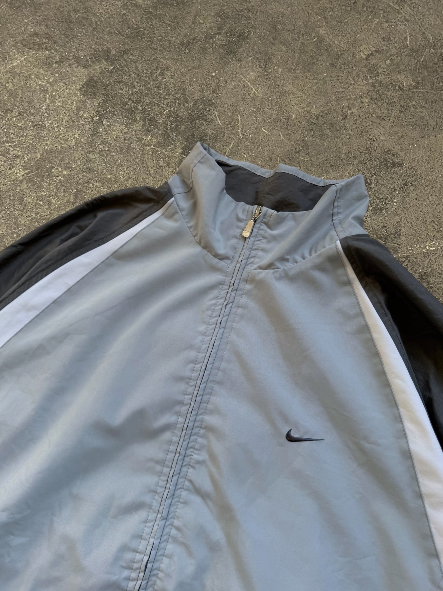 VINTAGE 00S NIKE JACKET