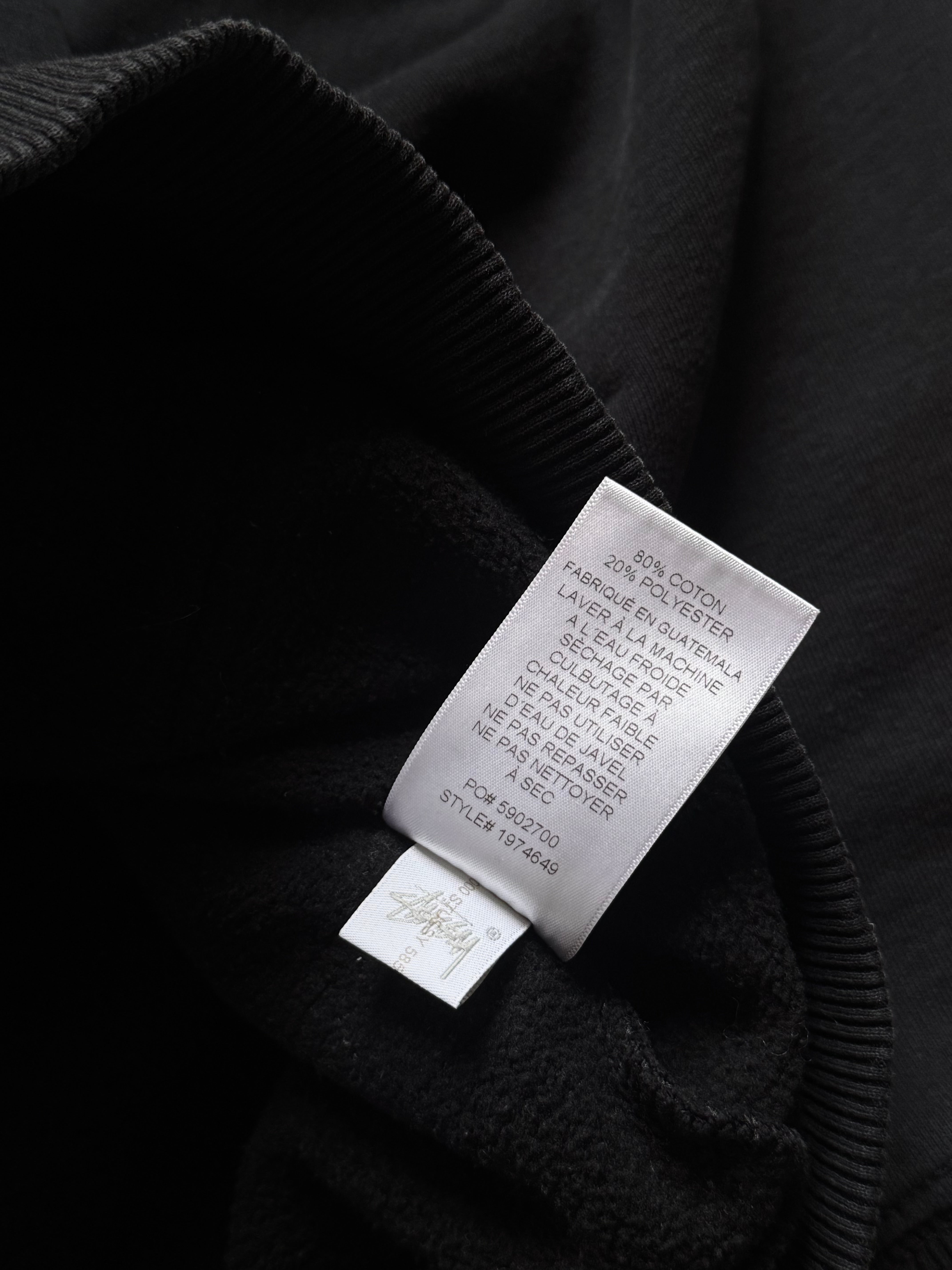 STÜSSY BLACK BASIC LOGO ZIP-UP HOODIE