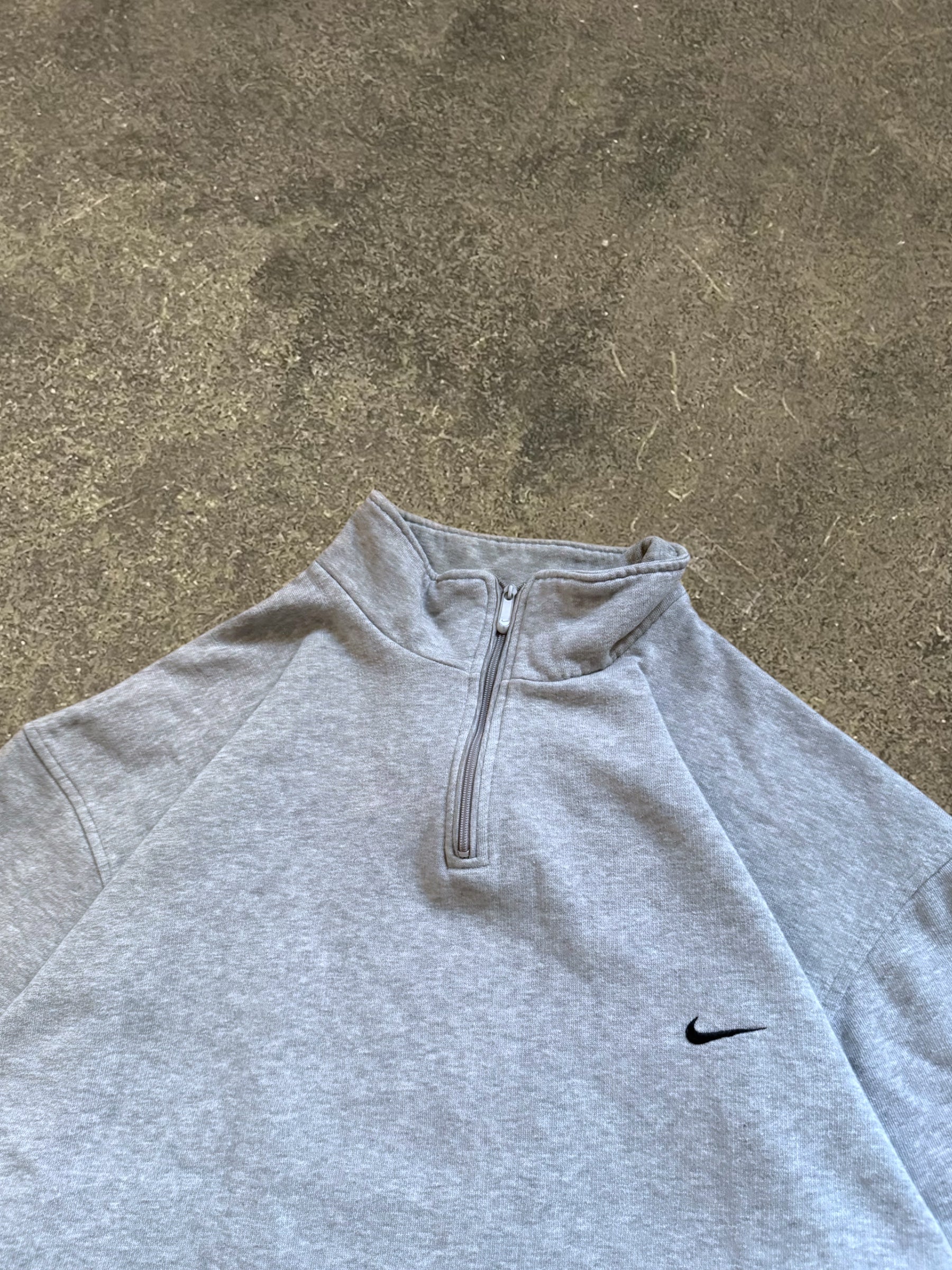 VINTAGE 00S GREY NIKE QUARTER-ZIP SWEATSHIRT