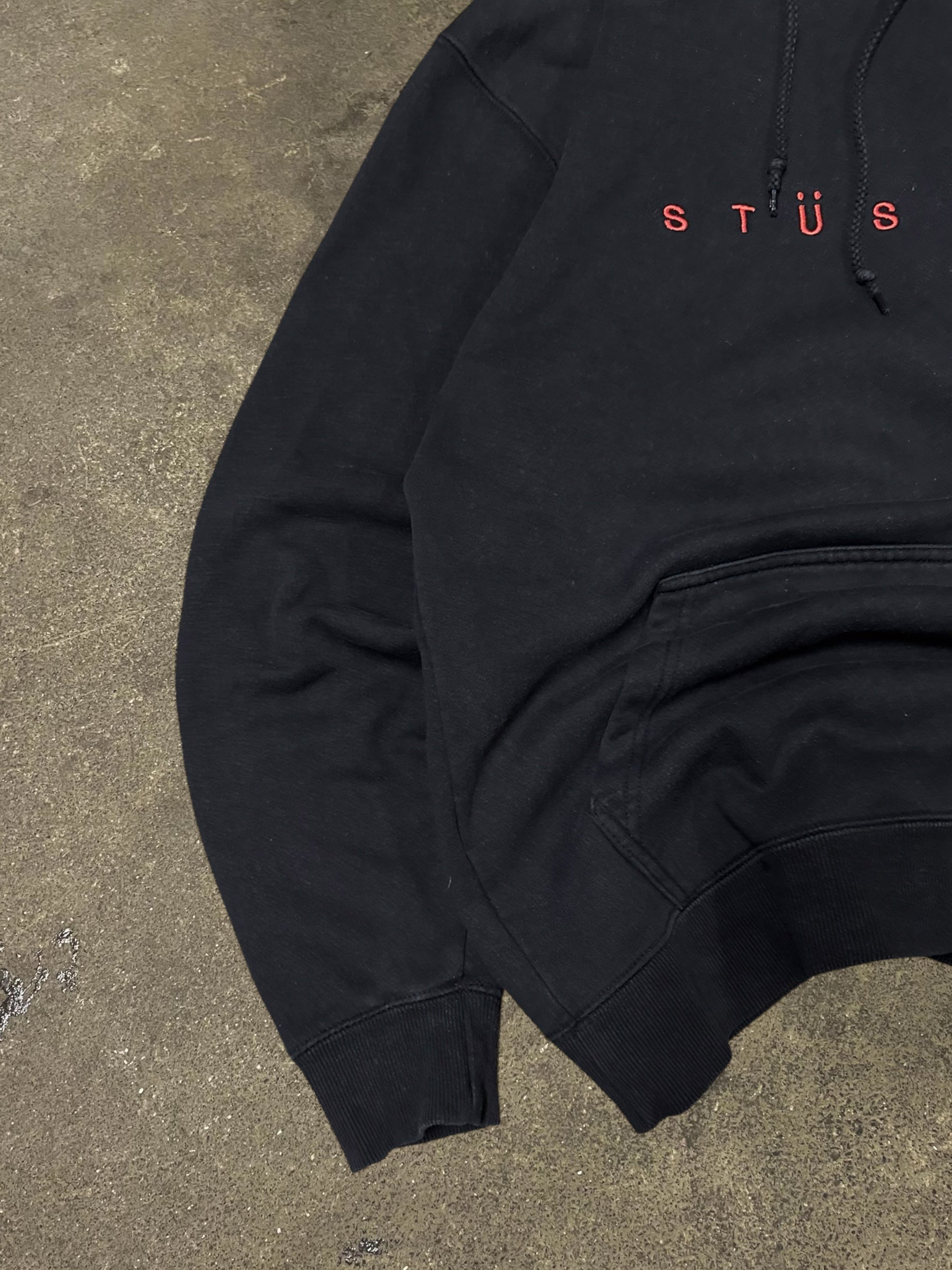 STÜSSY SPELLOUT LOGO HOODIE
