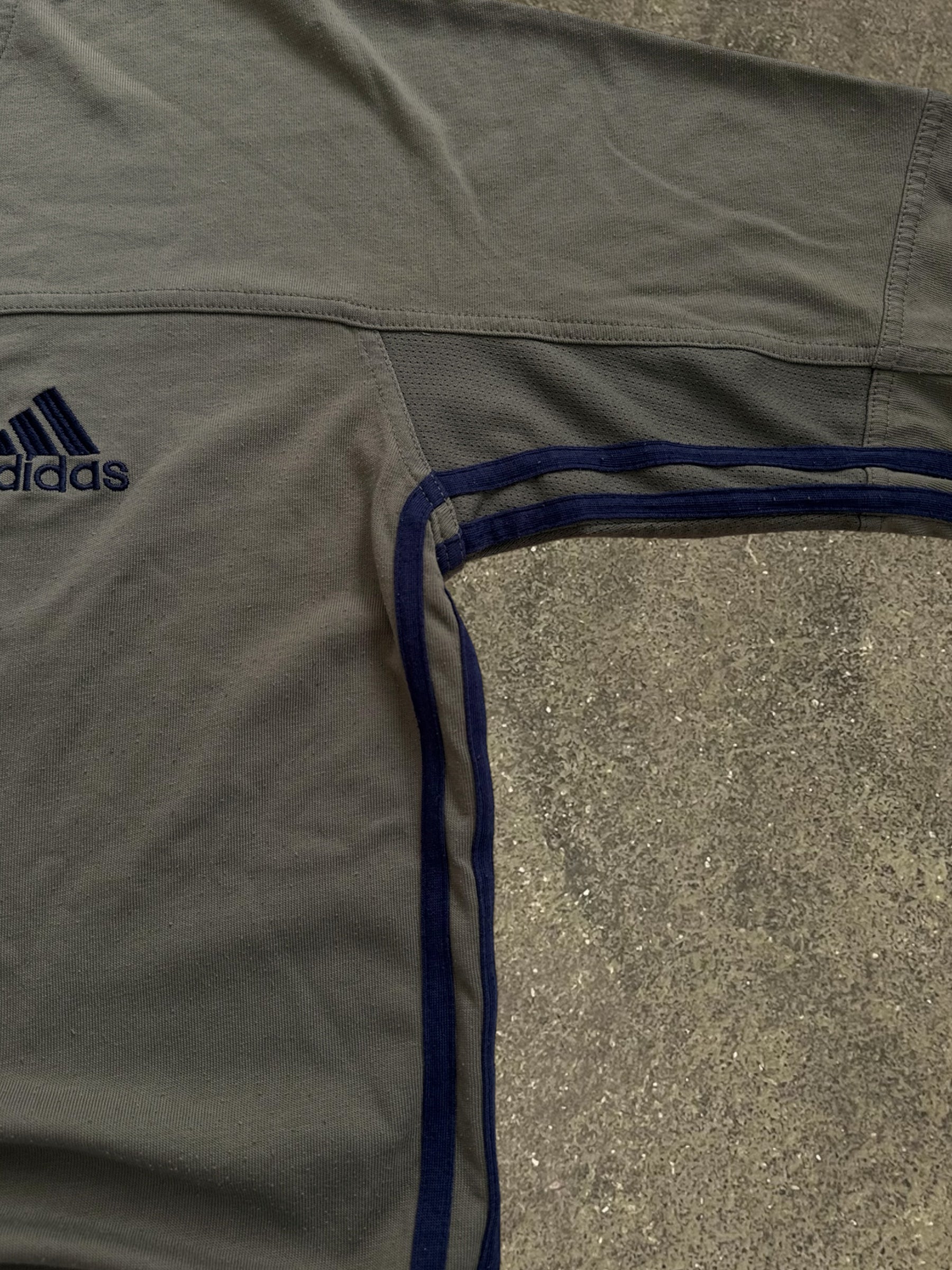 VINTAGE 90S ADIDAS LONGSLEEVE