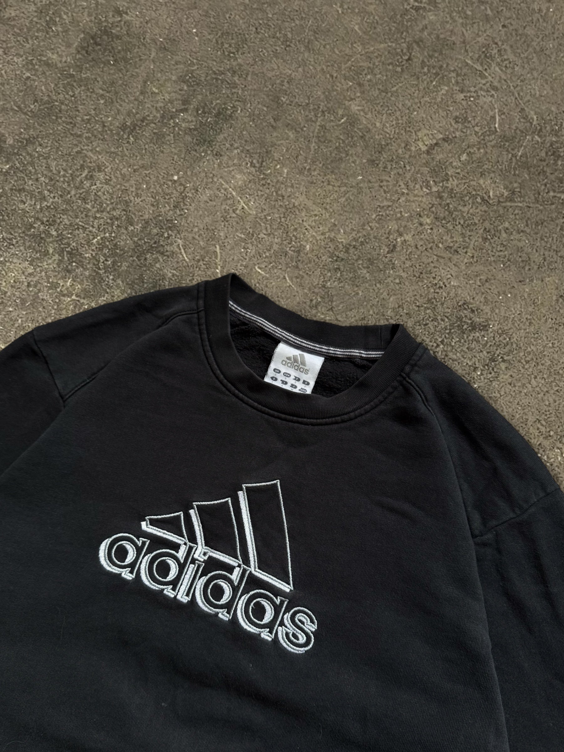 VINTAGE 00S ADIDAS SWEATSHIRT