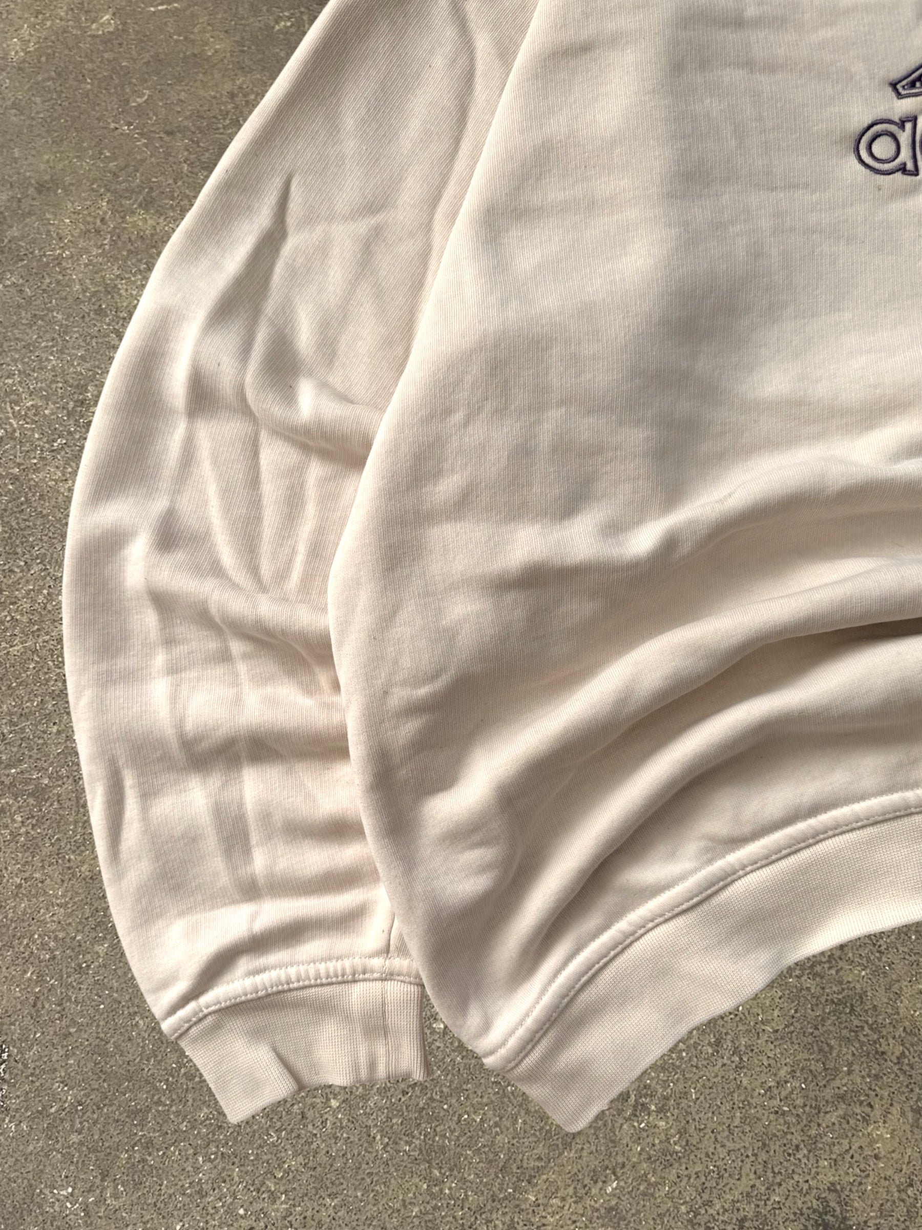 VINTAGE 90S ADIDAS BEIGE SWEATSHIRT