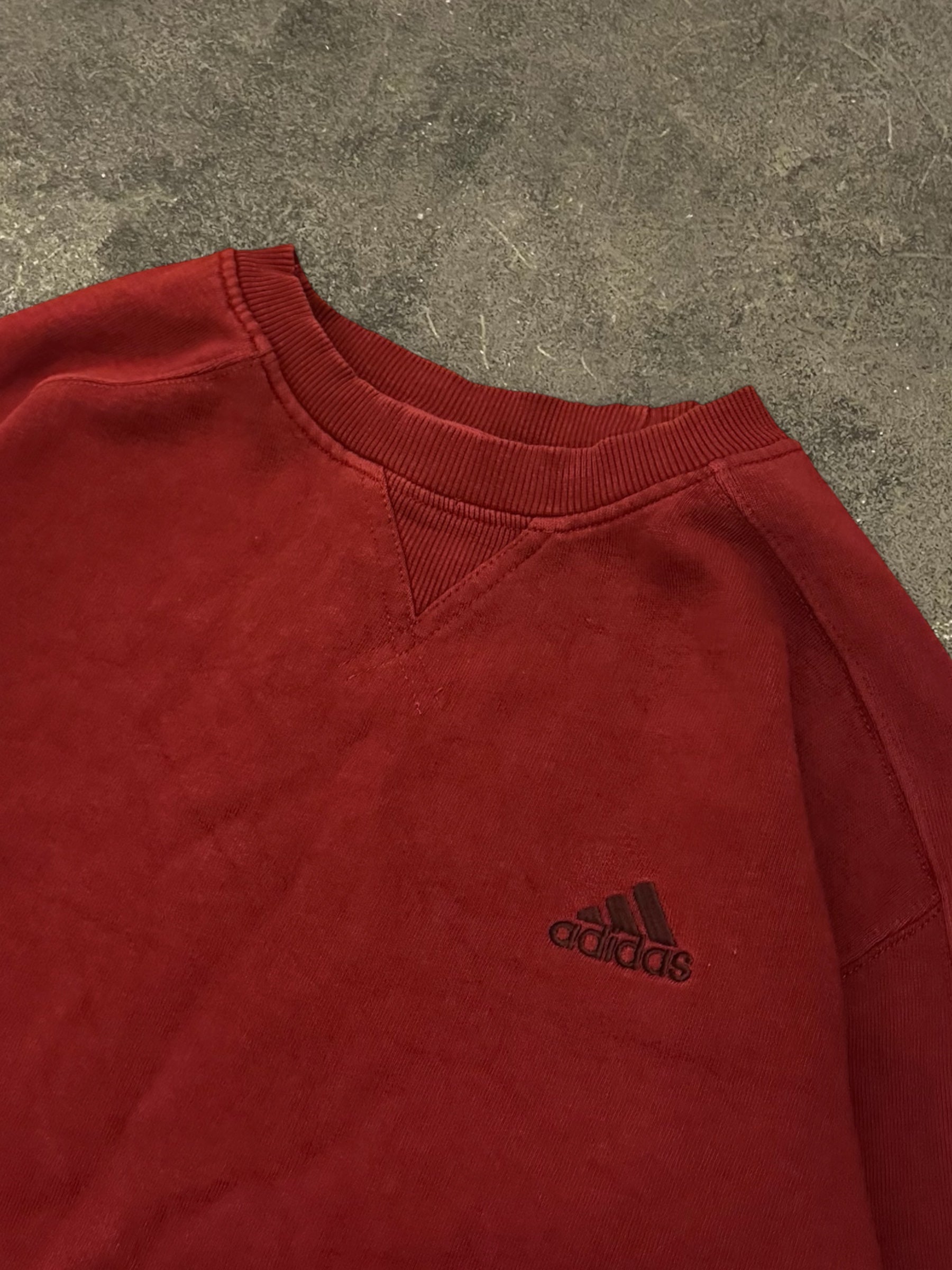 VINTAGE 00S ADIDAS SWEATSHIRT