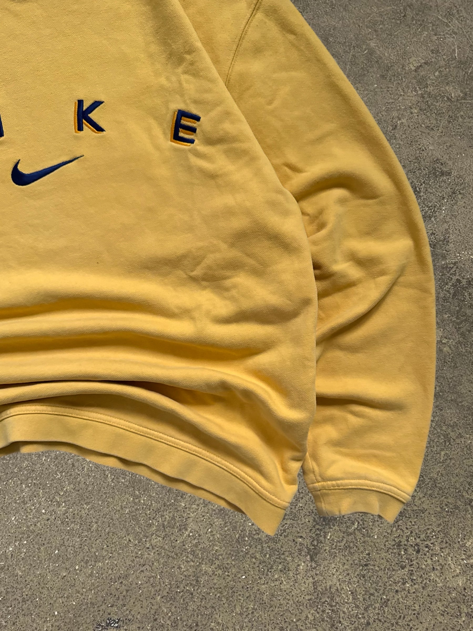 VINTAGE 90S NIKE SPELLOUT SWEATSHIRT