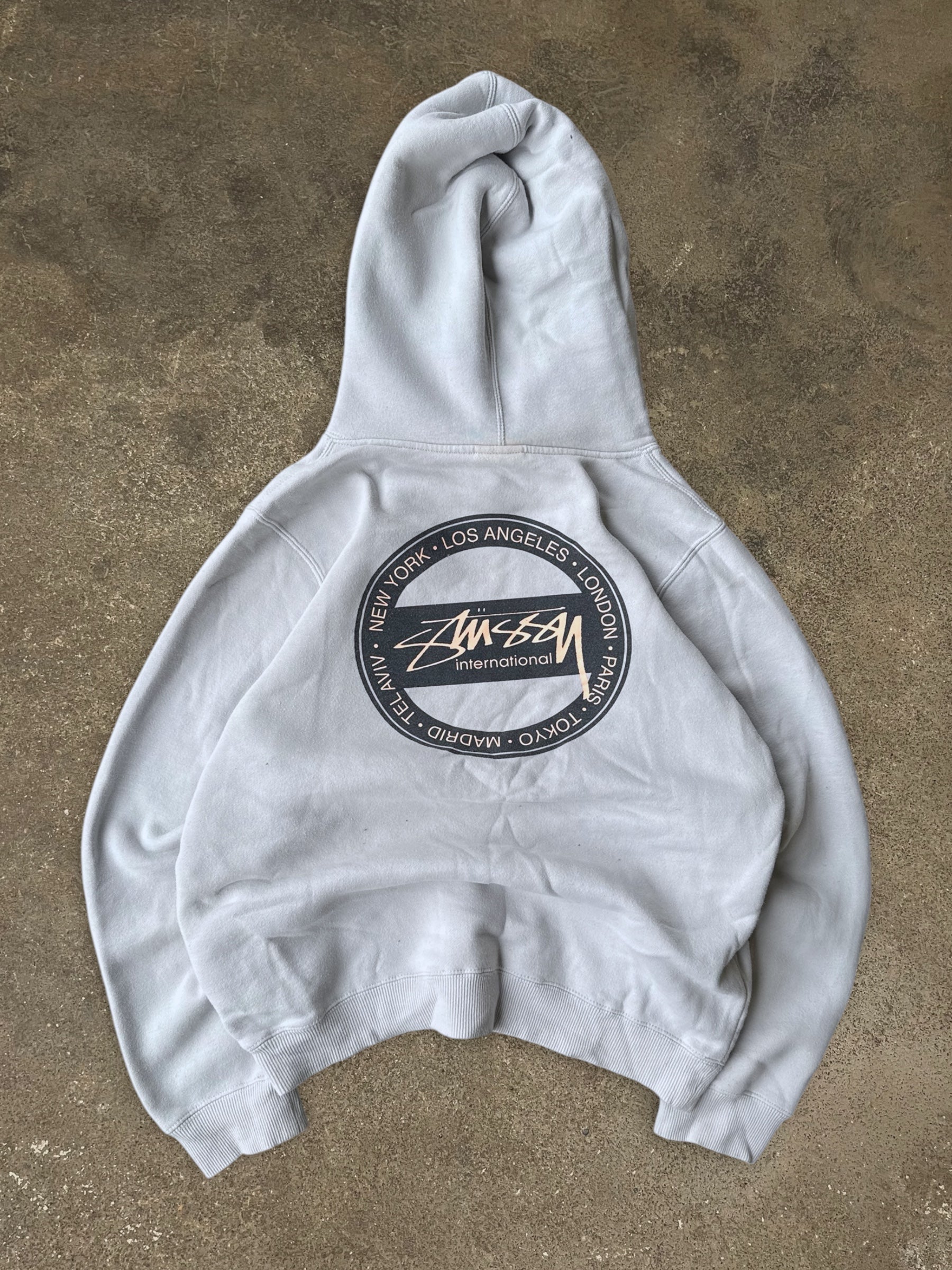 STÜSSY INTERNATIONAL HOODIE
