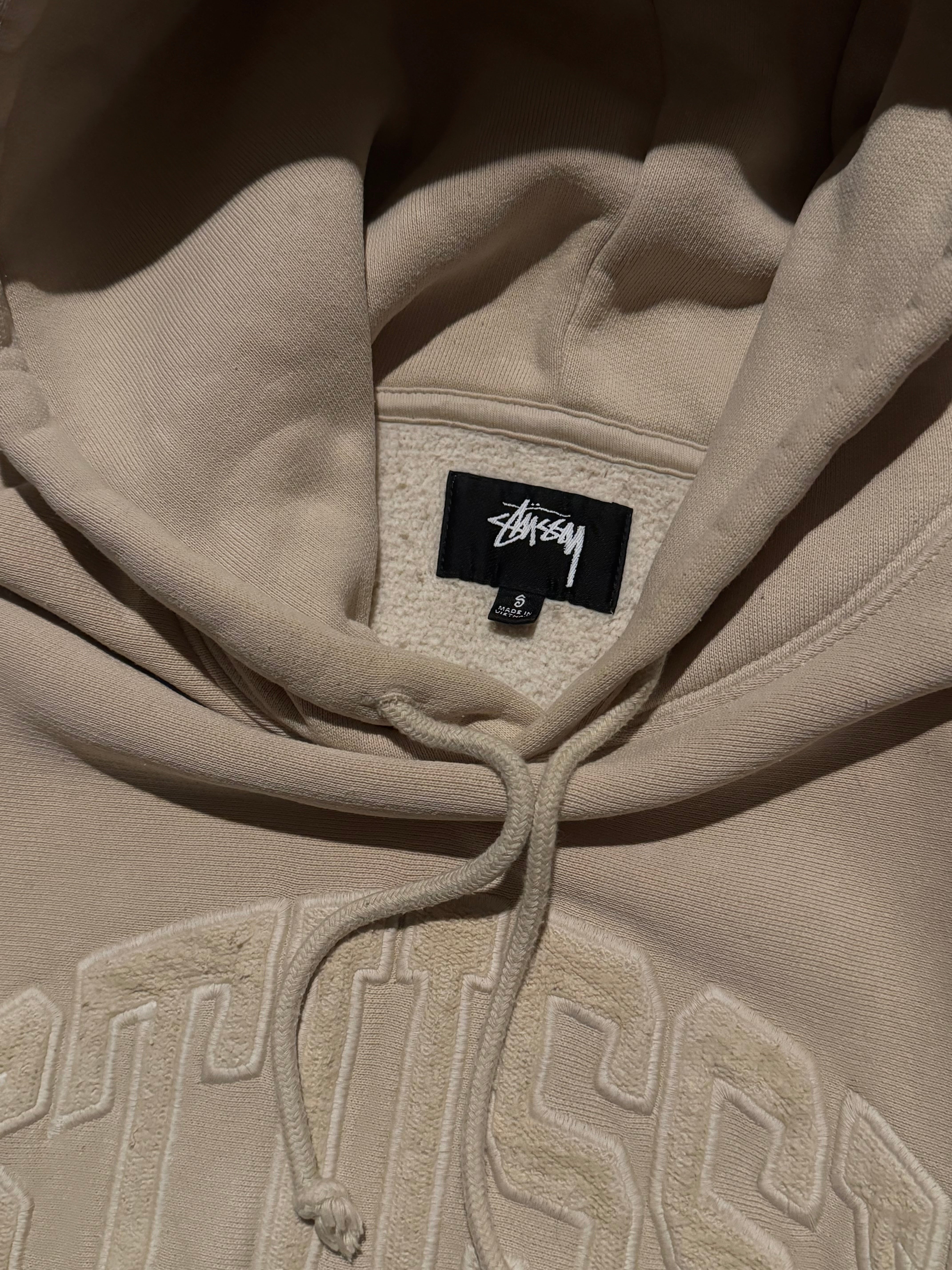 STÜSSY EMBROIDERED RELAXED HOODIE