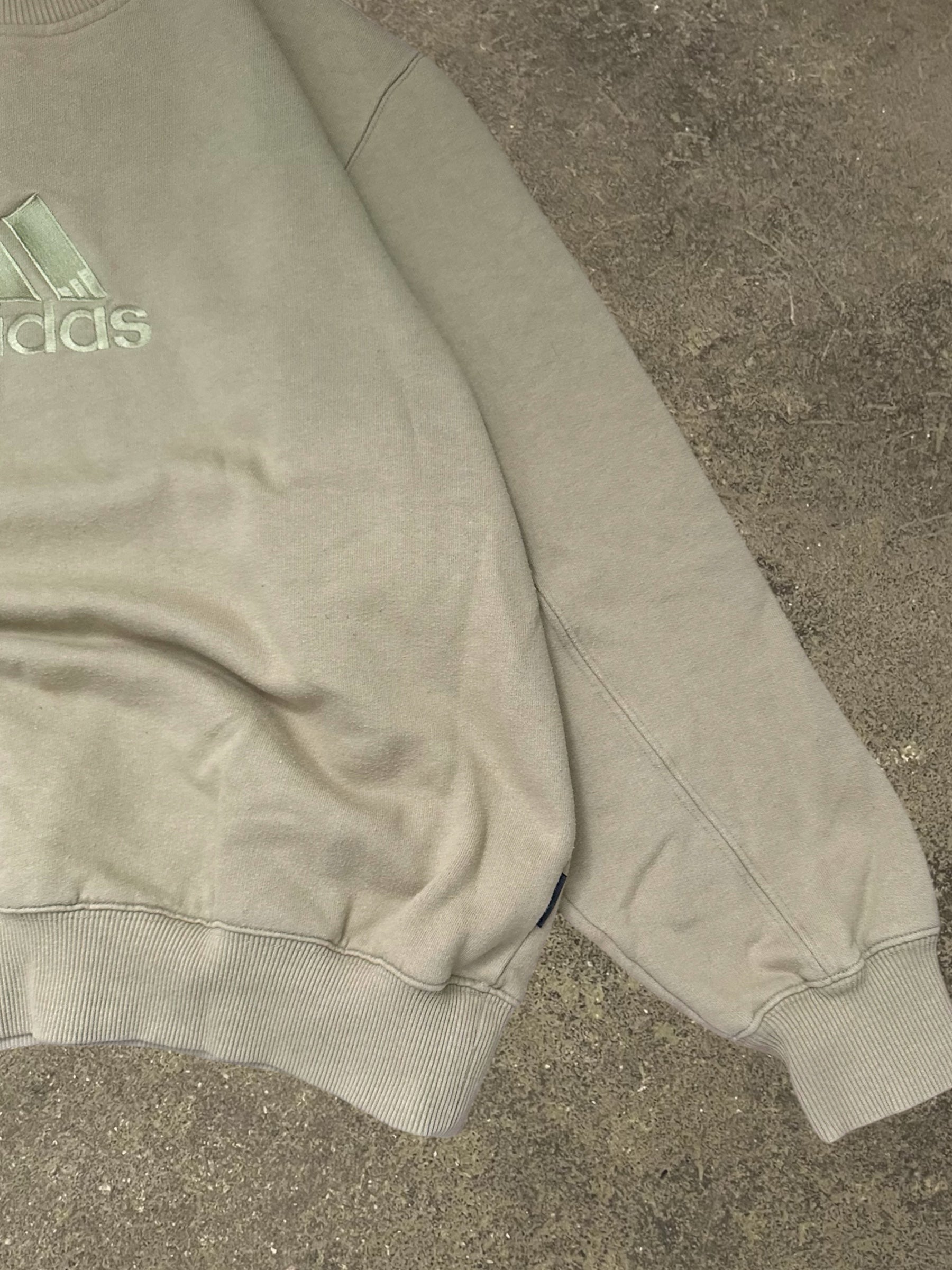 VINTAGE 90S ADIDAS SWEATSHIRT