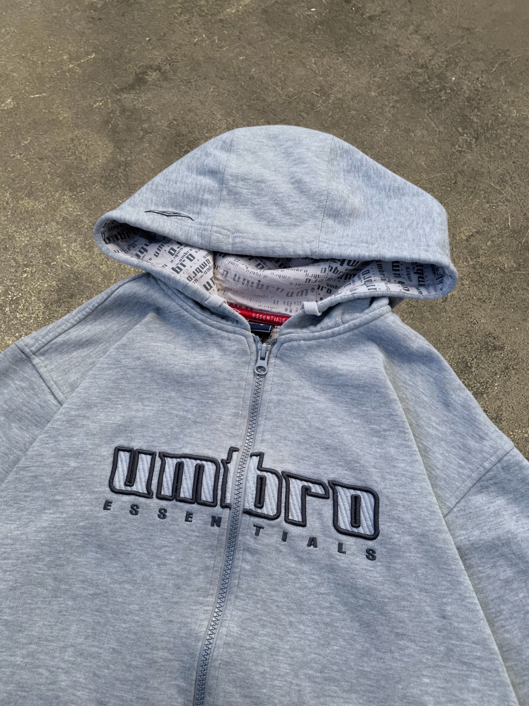 VINTAGE UMBRO ESSENTIALS ZIP-UP HOODIE