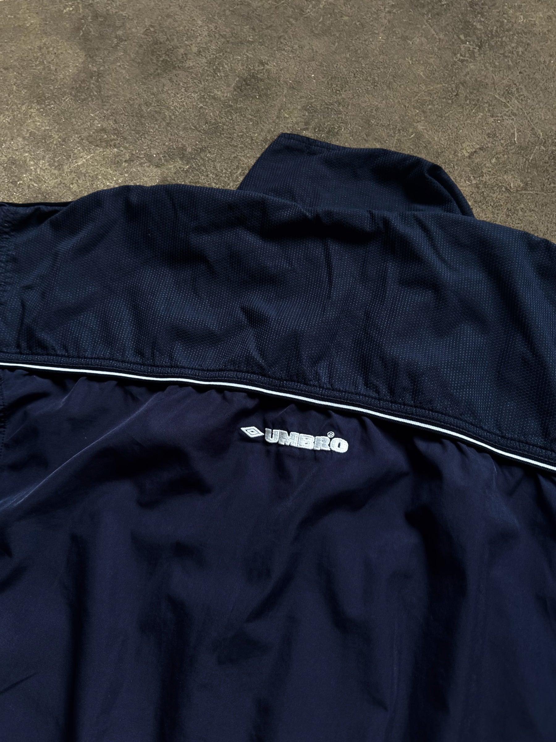 VINTAGE UMBRO WINDBREAKER