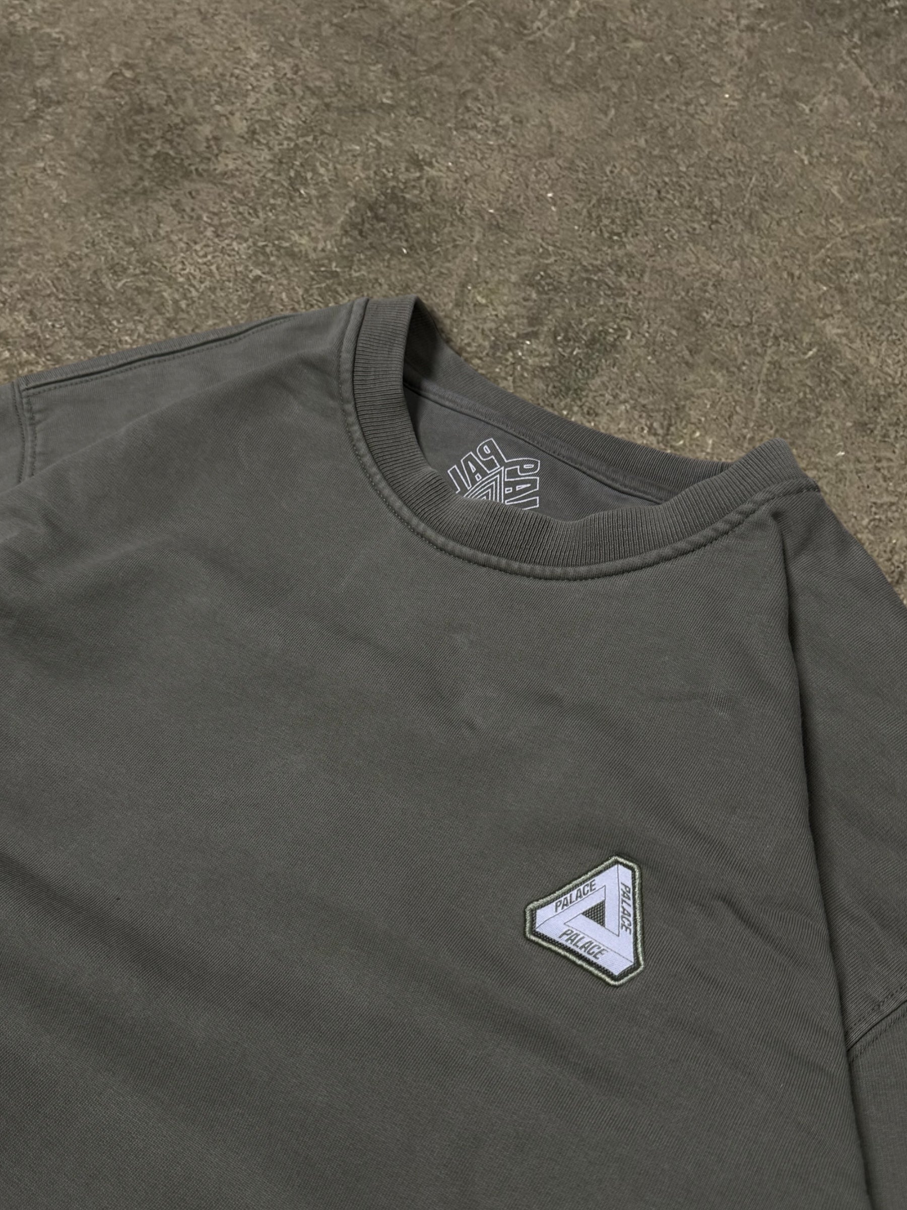 PALACE SOFAR SWEATSHIRT