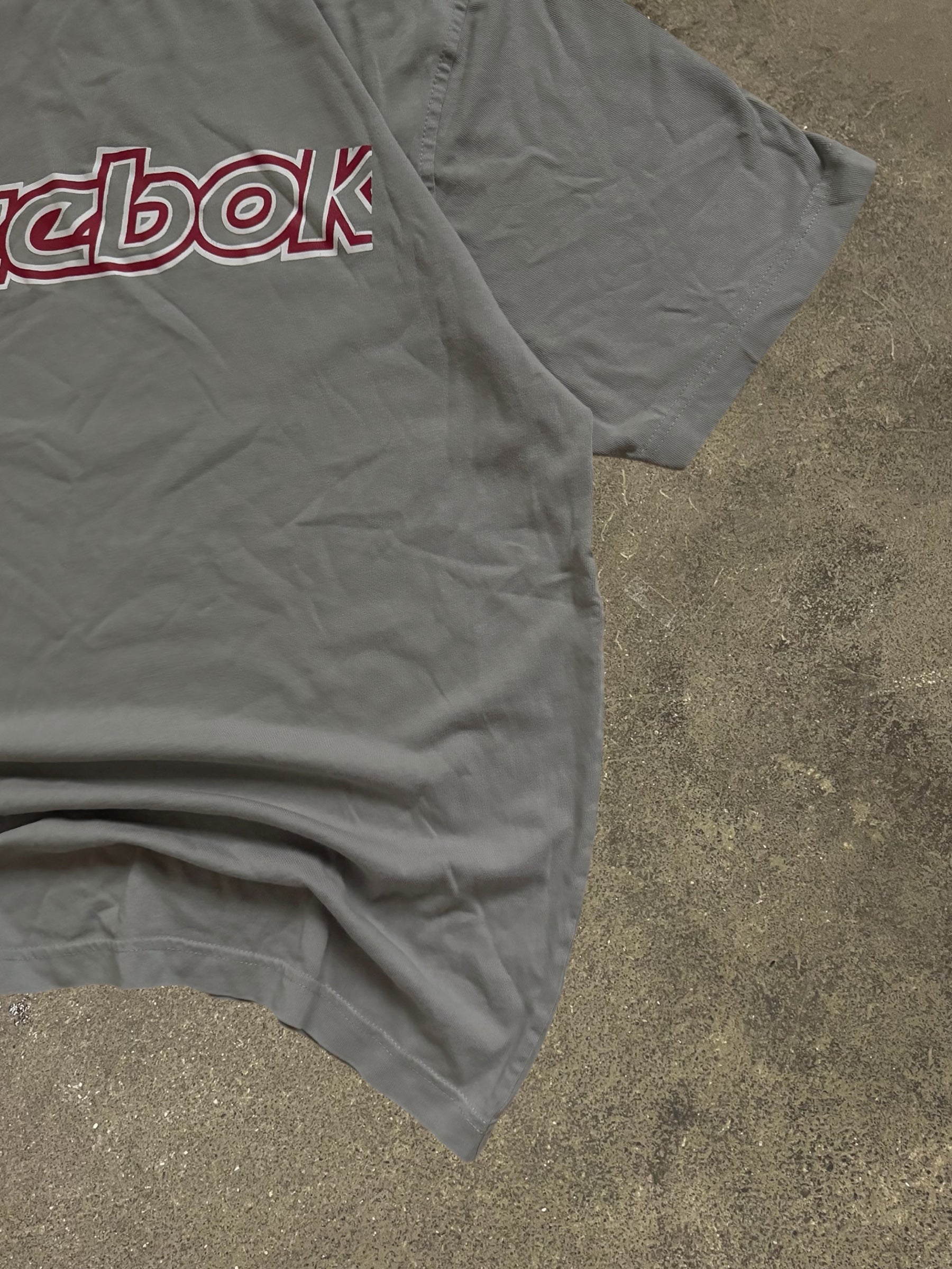 VINTAGE REEBOK T-SHIRT