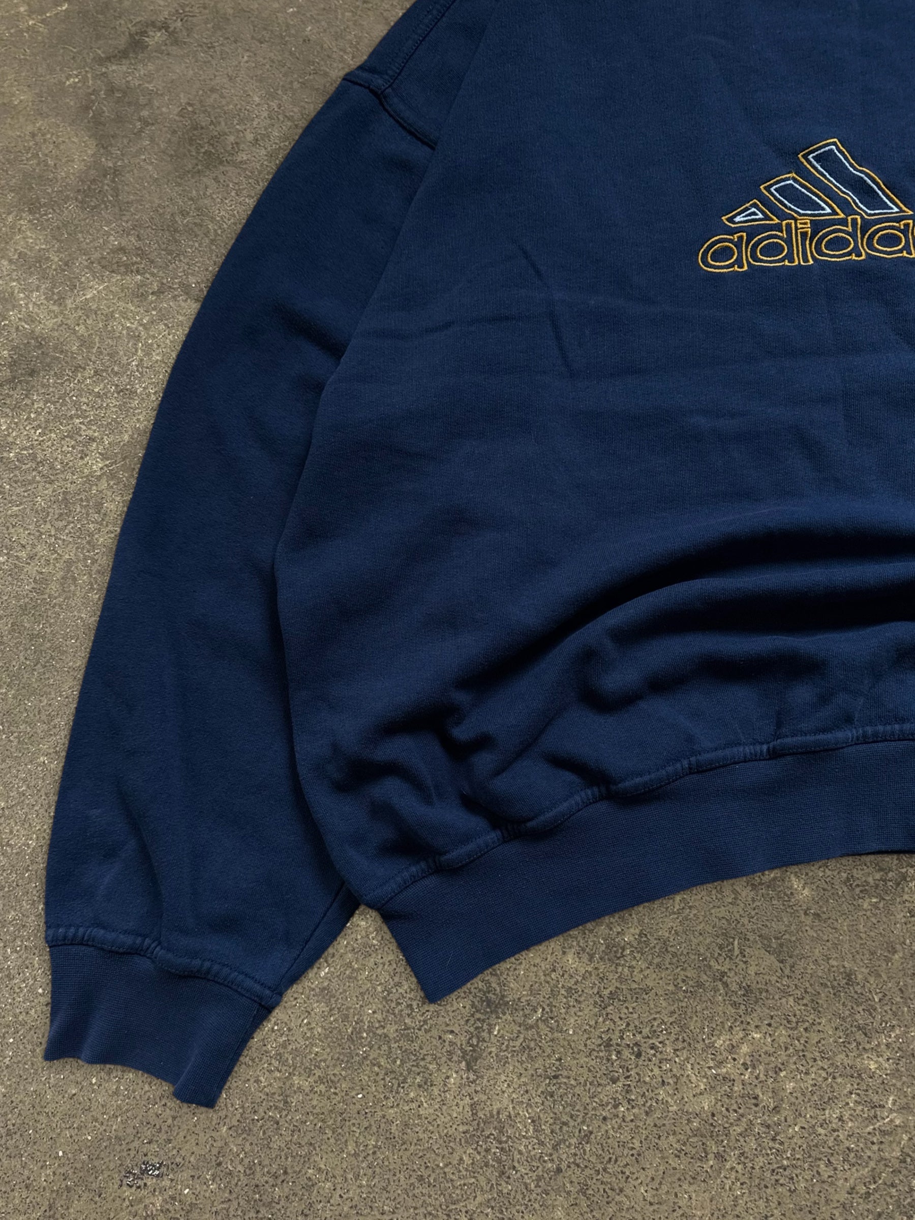 VINTAGE 90S ADIDAS SWEATSHIRT