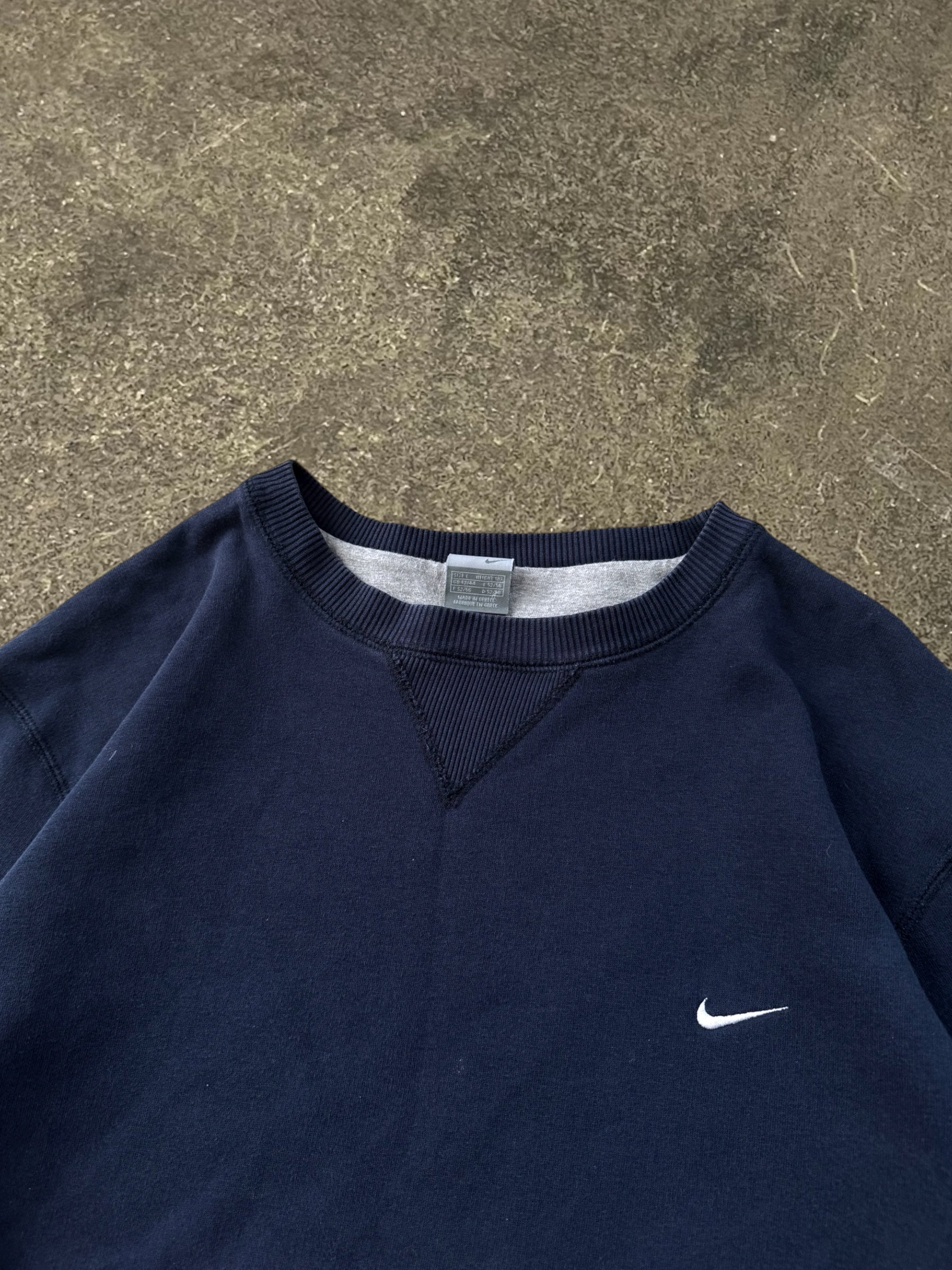 VINTAGE 00S NIKE NAVY SWOOSH SWEATSHIRT