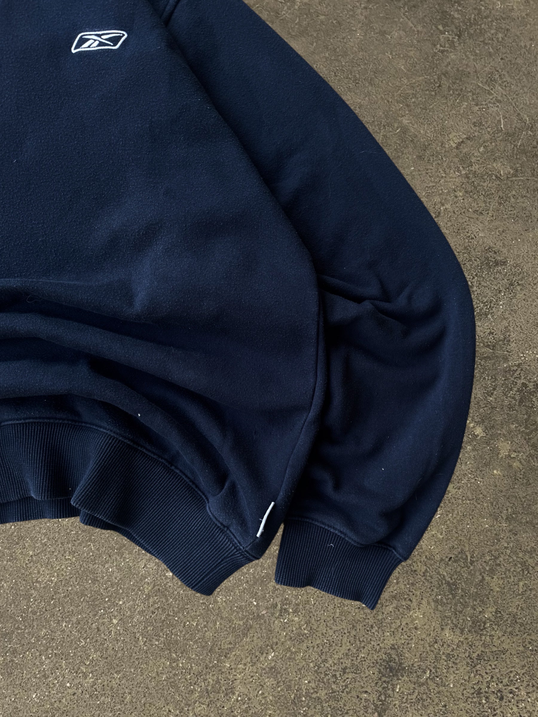 VINTAGE 90S REEBOK SWEATSHIRT