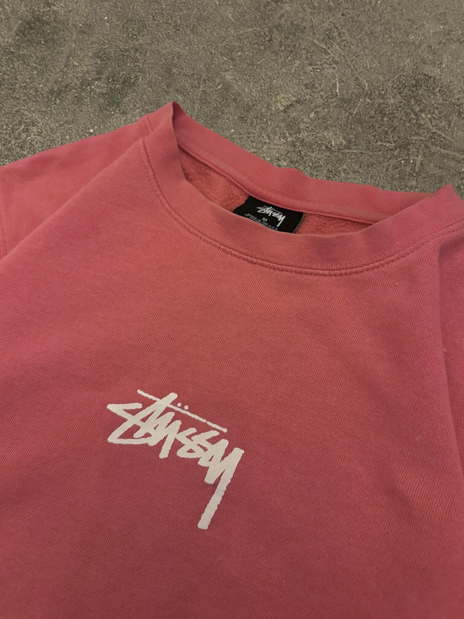STÜSSY MIDDLE LOGO SWEATSHIRT