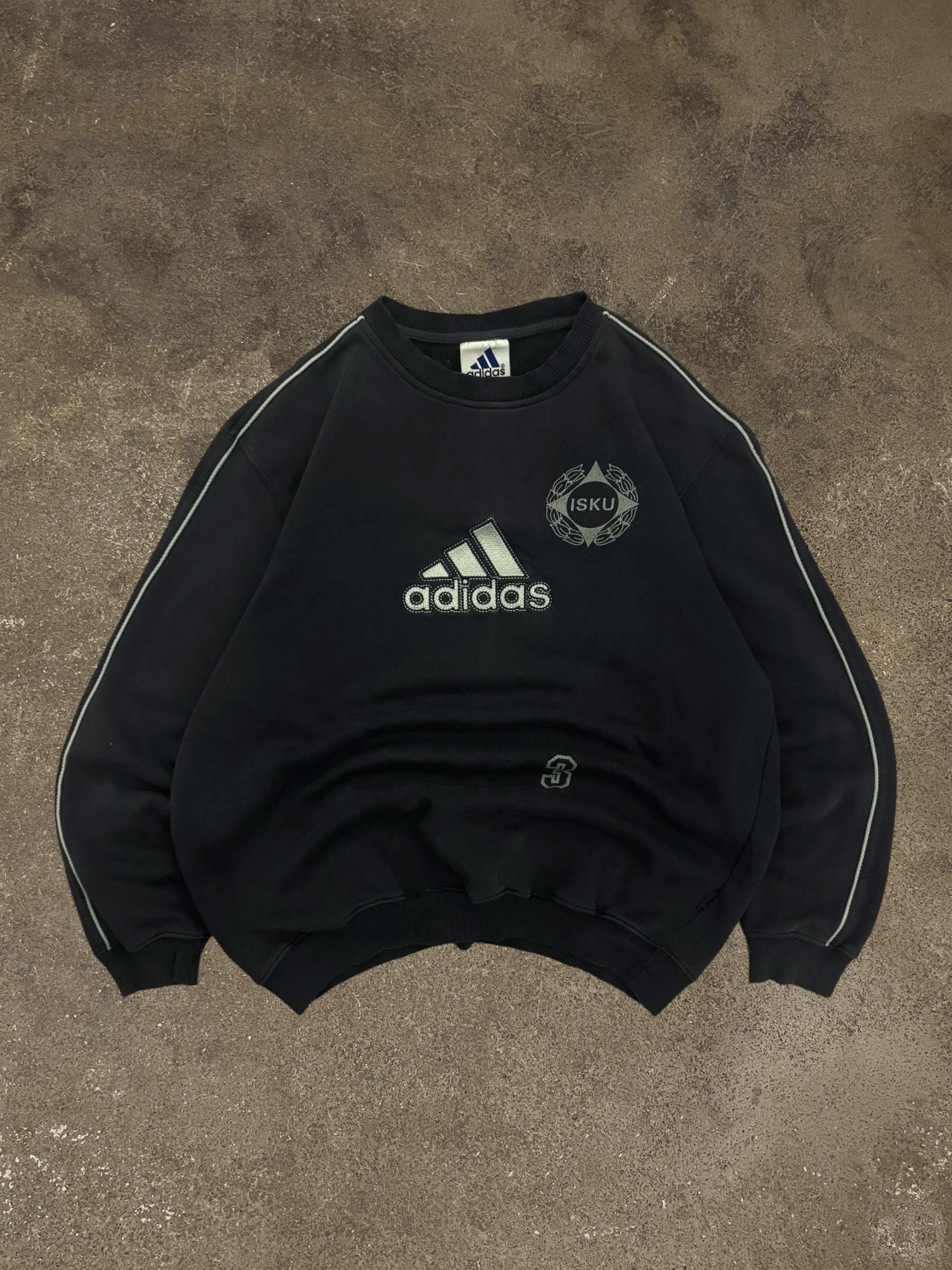 VINTAGE 90S BLACK ADIDAS SWEATSHIRT
