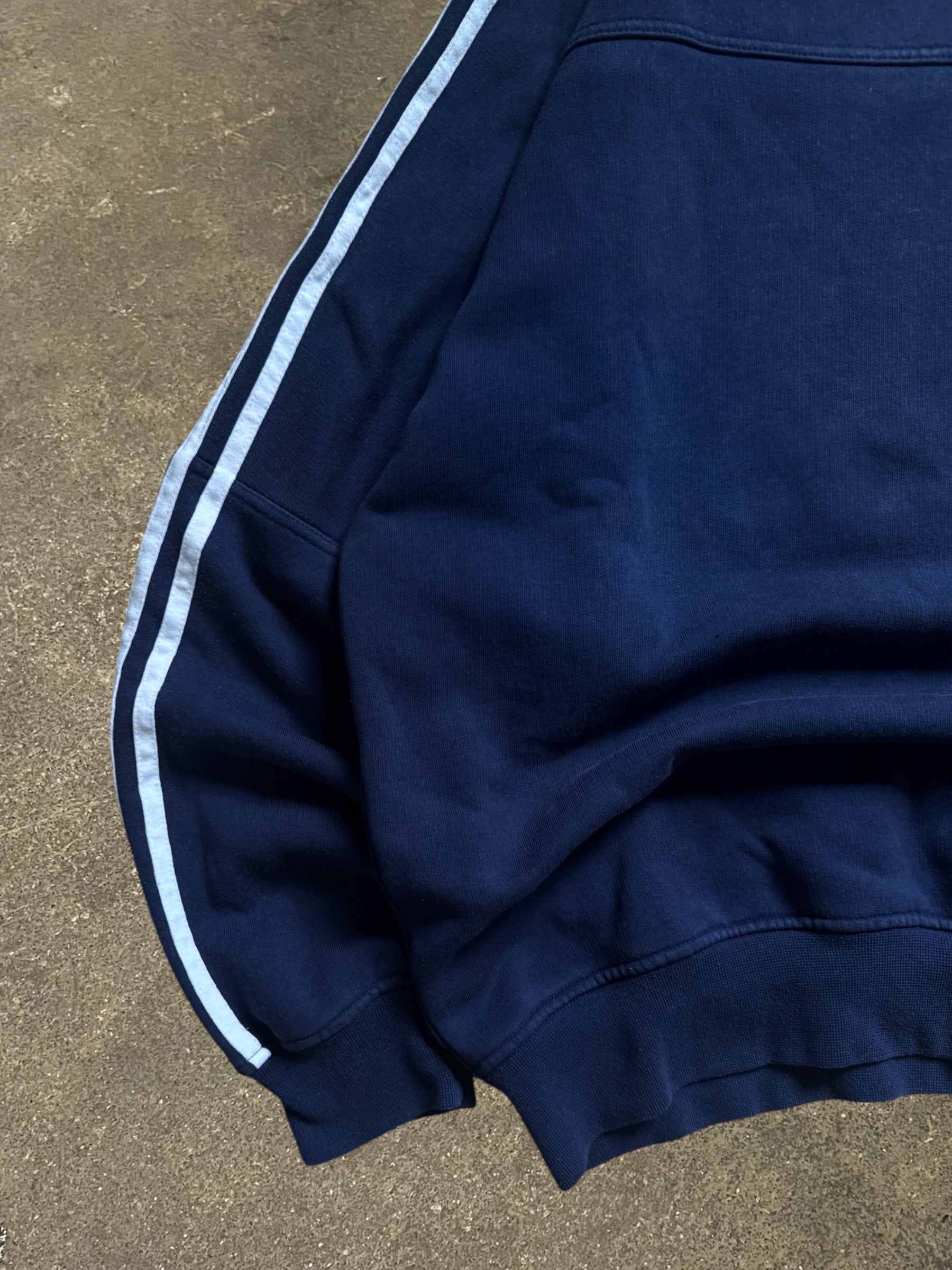 VINTAGE 90S ADIDAS SWEATSHIRT