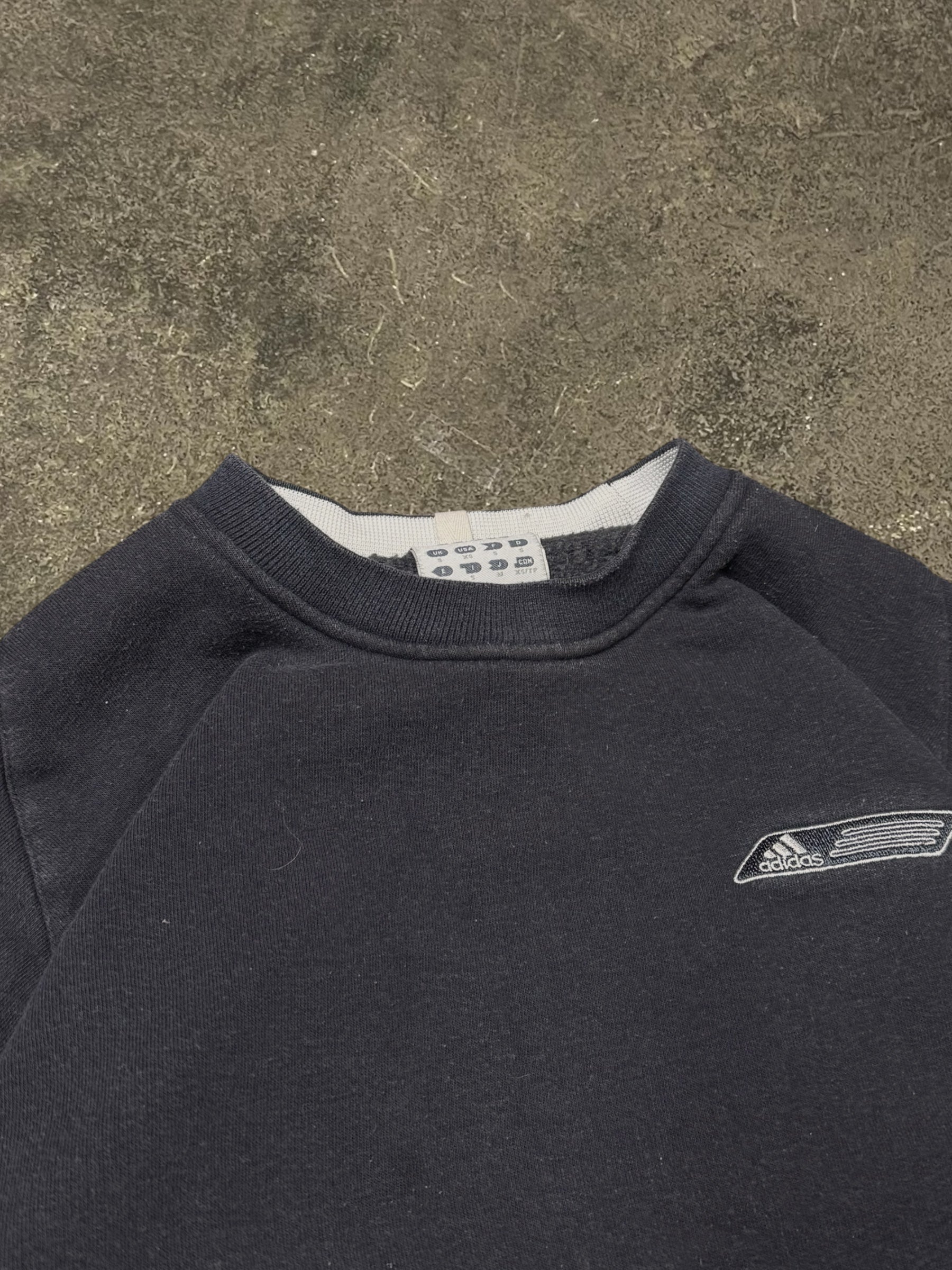 VINTAGE ADIDAS SWEATSHIRT