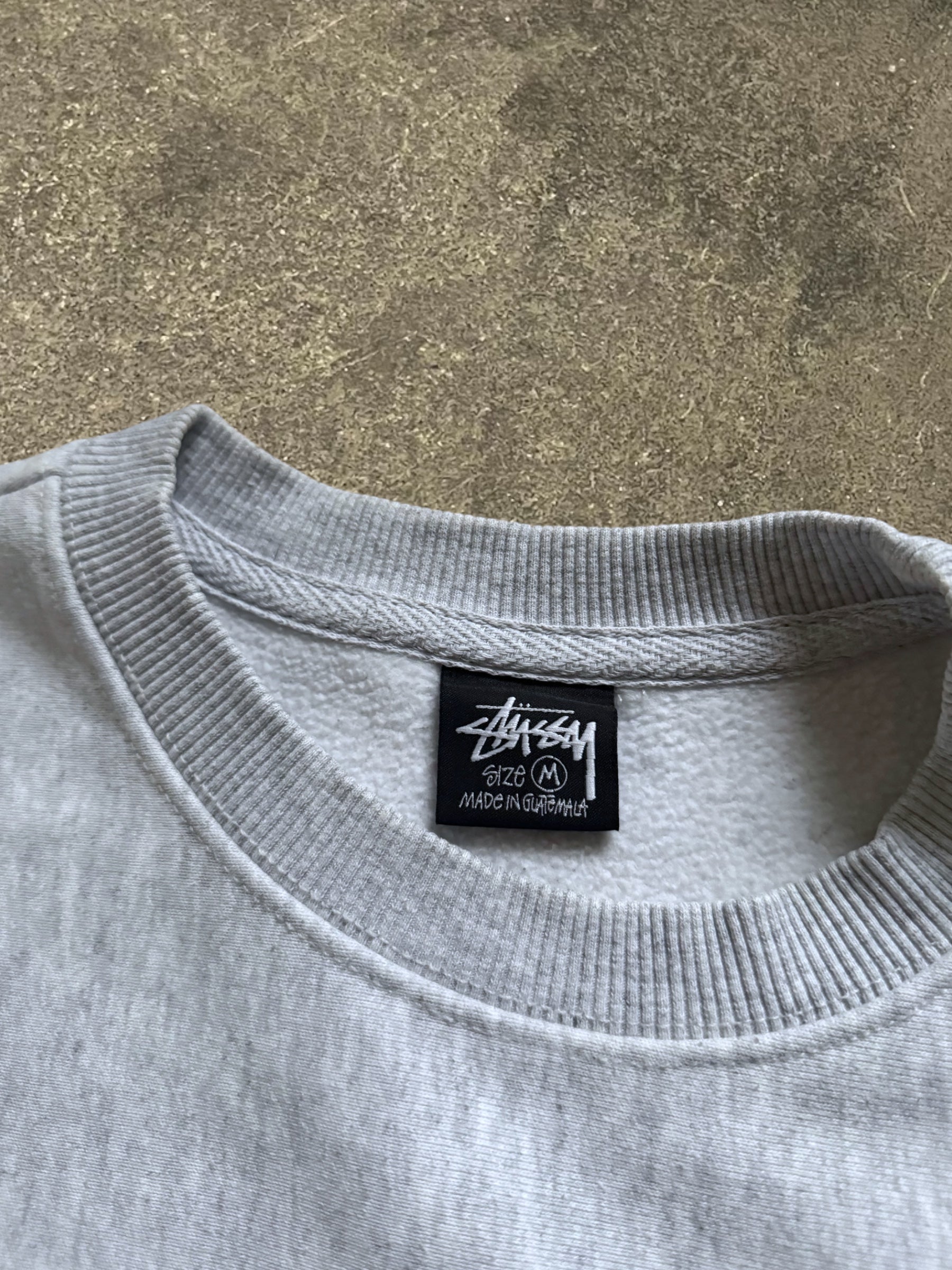 STÜSSY GREY BASIC LOGO SWEATSHIRT