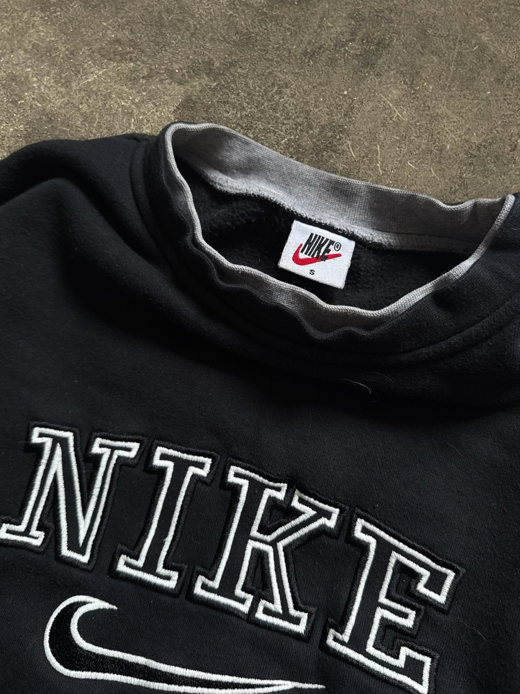 VINTAGE 90S NIKE SPELLOUT SWEATSHIRT