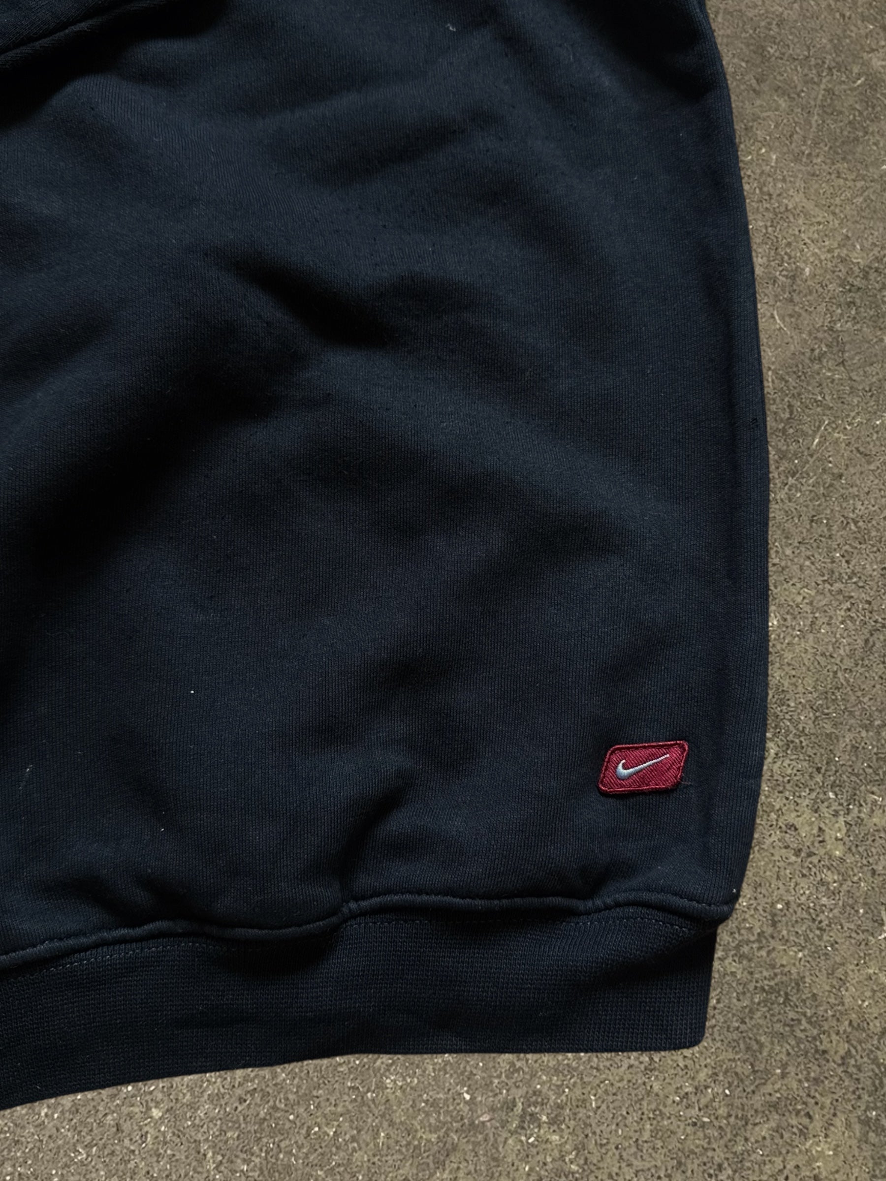 VINTAGE 00S NIKE HOODIE