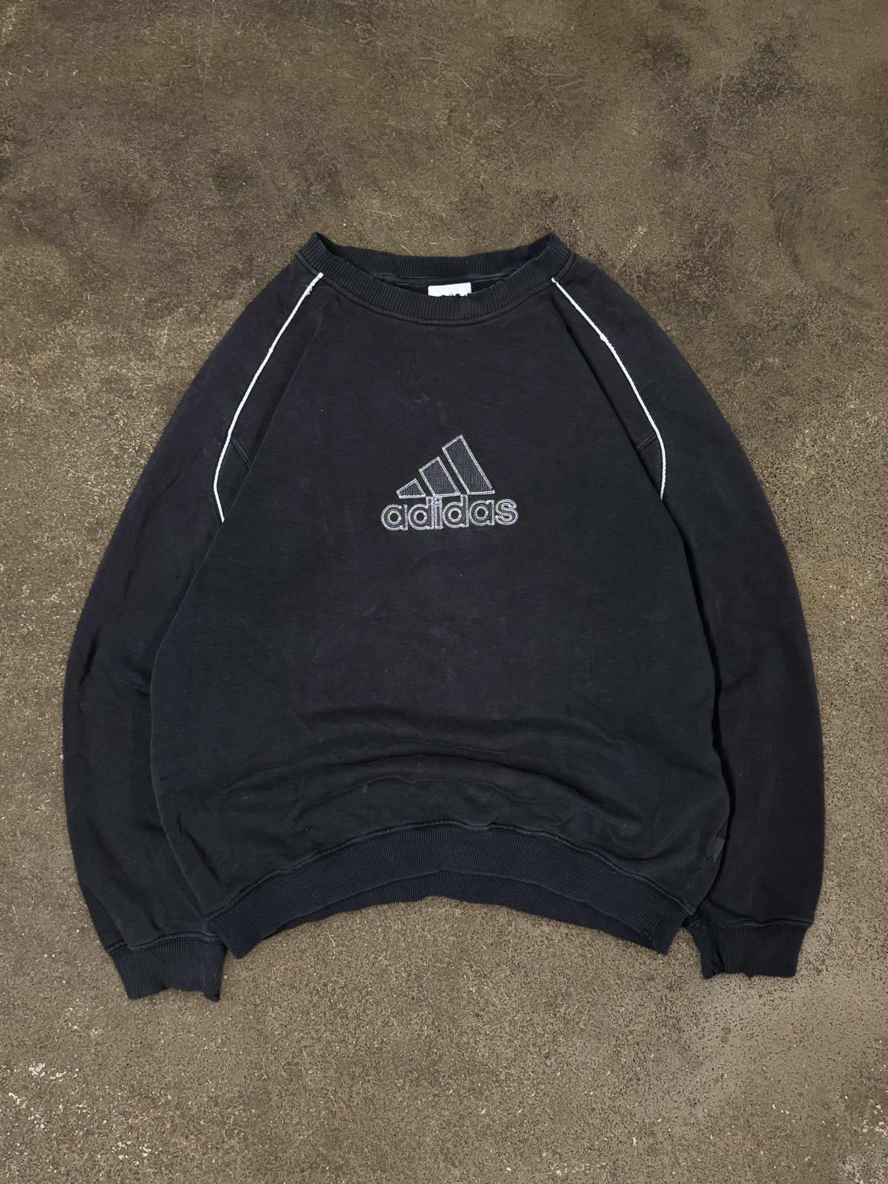VINTAGE 00S ADIDAS SWEATSHIRT