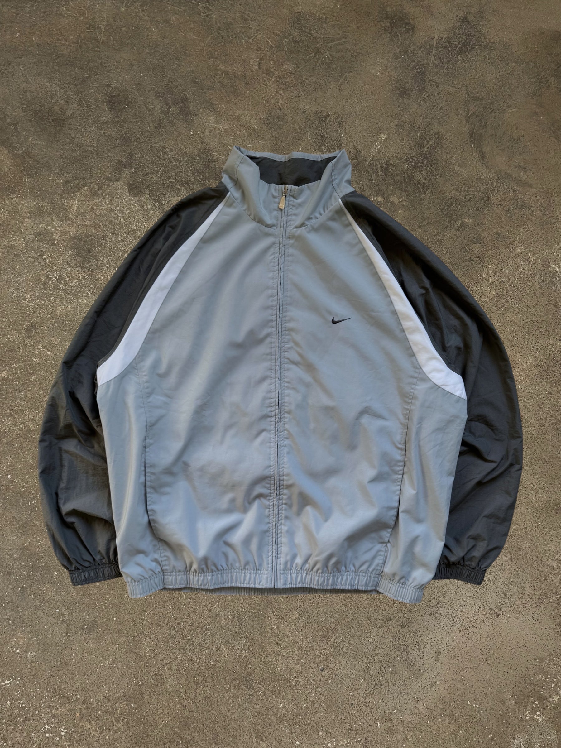 VINTAGE 00S NIKE JACKET
