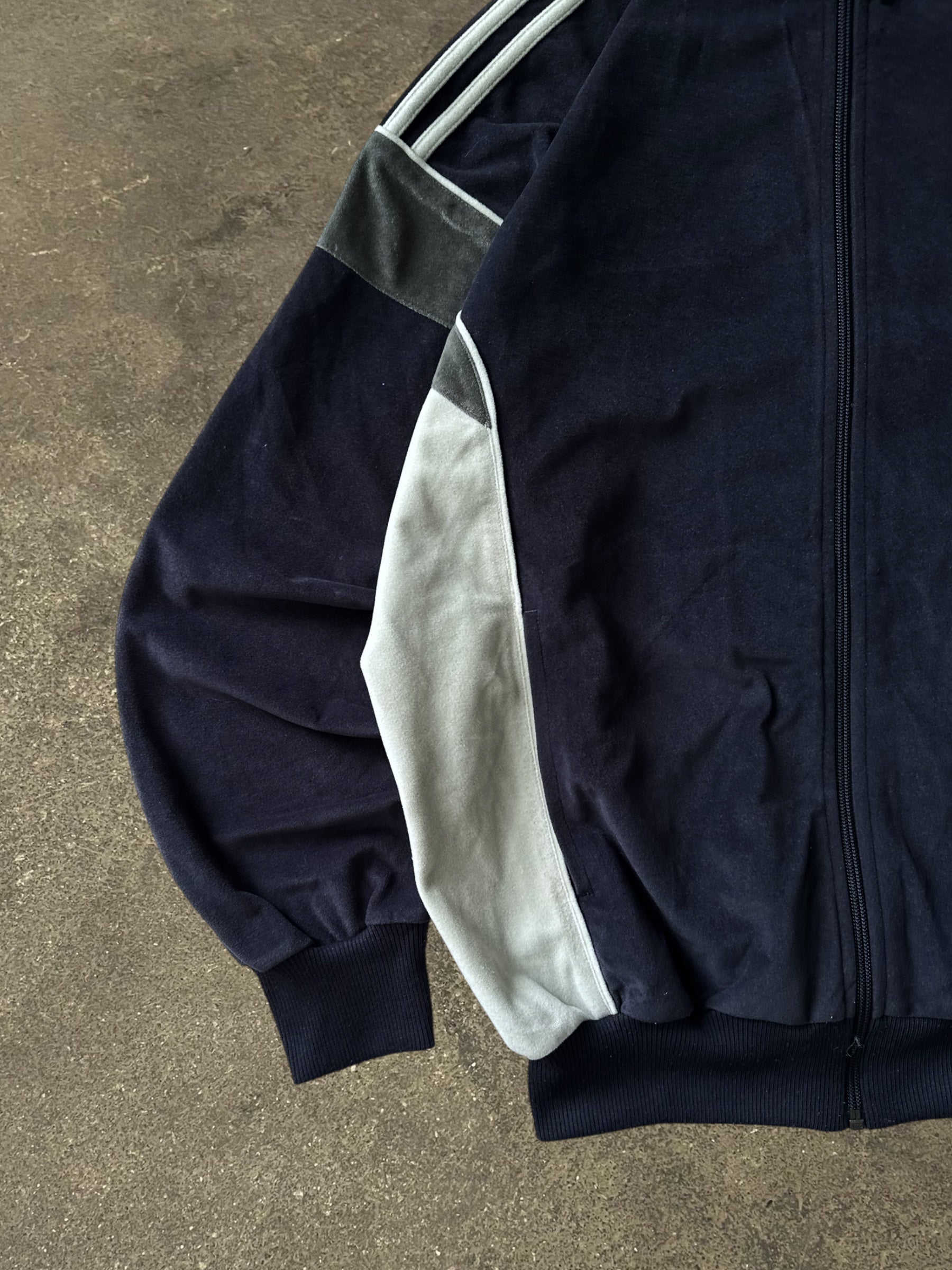 VINTAGE 90S NAVY ADIDAS TRACK JACKET