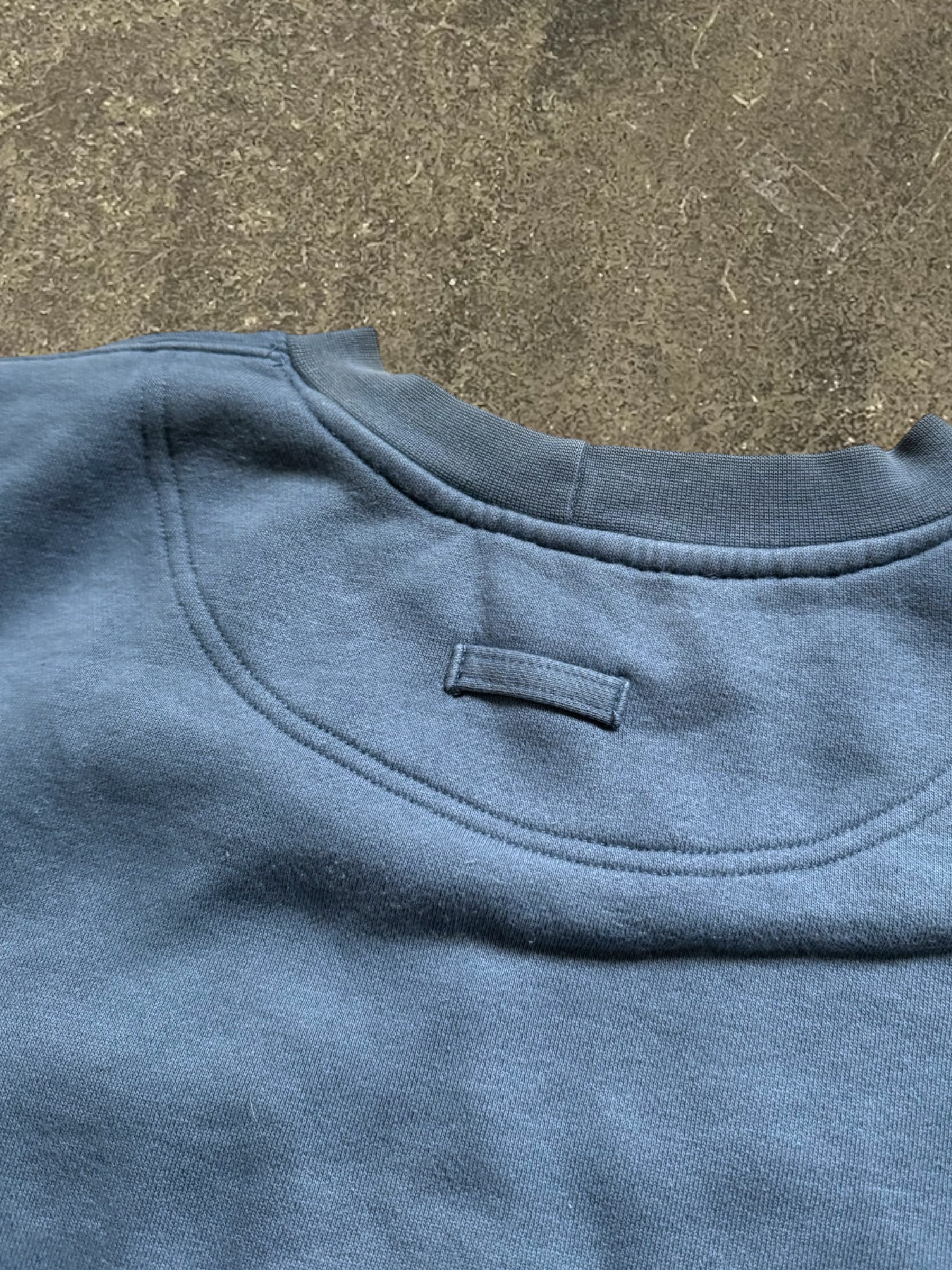 VINTAGE COLUMBIA SWEATSHIRT