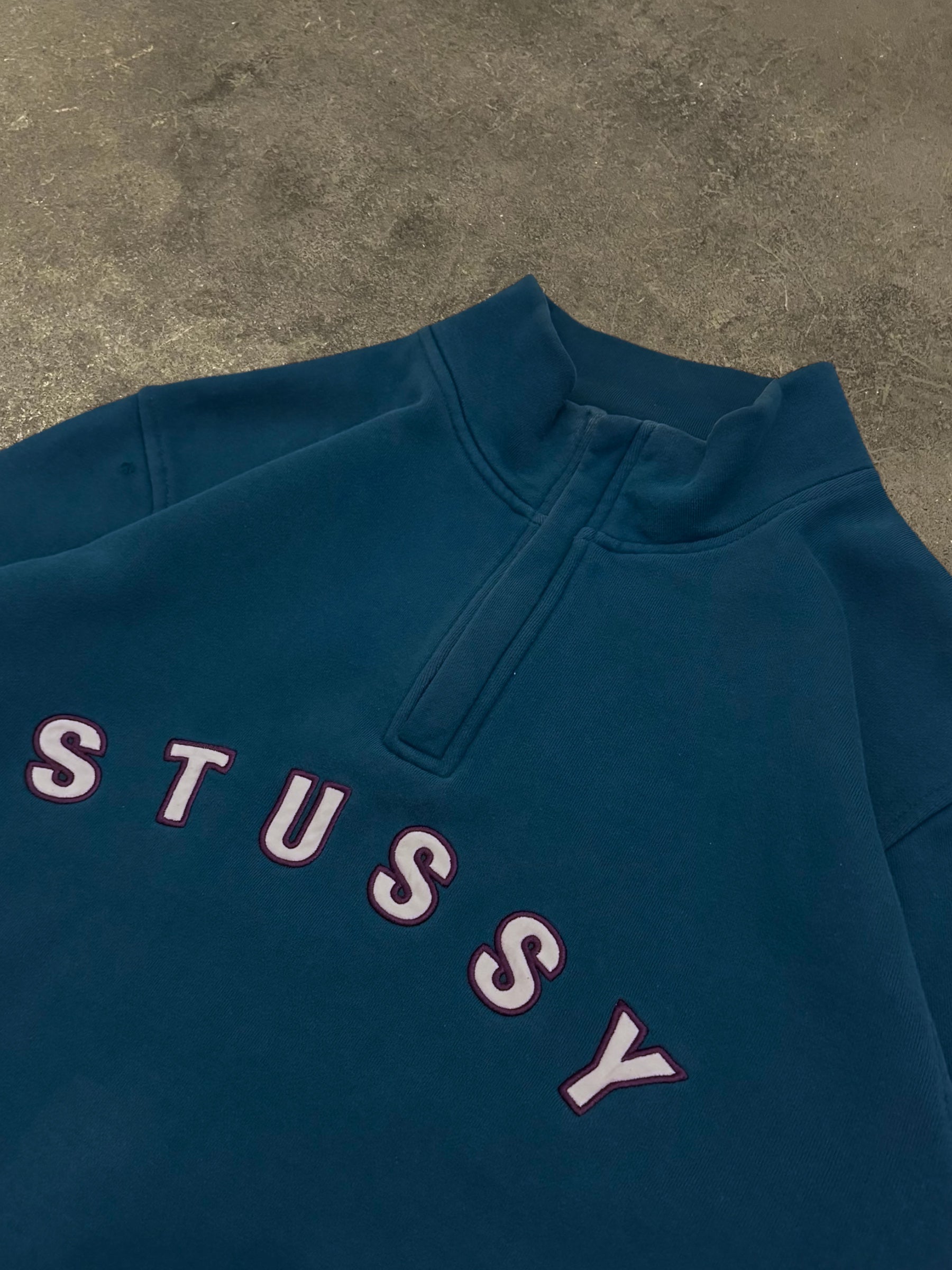STÜSSY QUARTER ZIP SWEATSHIRT