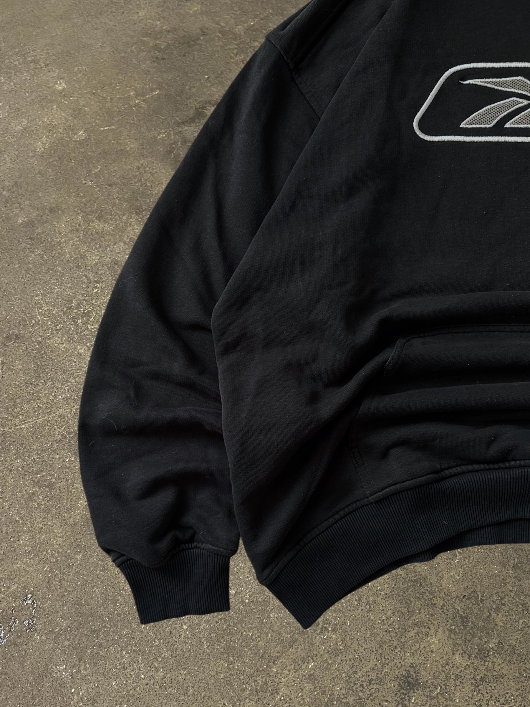 VINTAGE BLACK REEBOK HOODIE