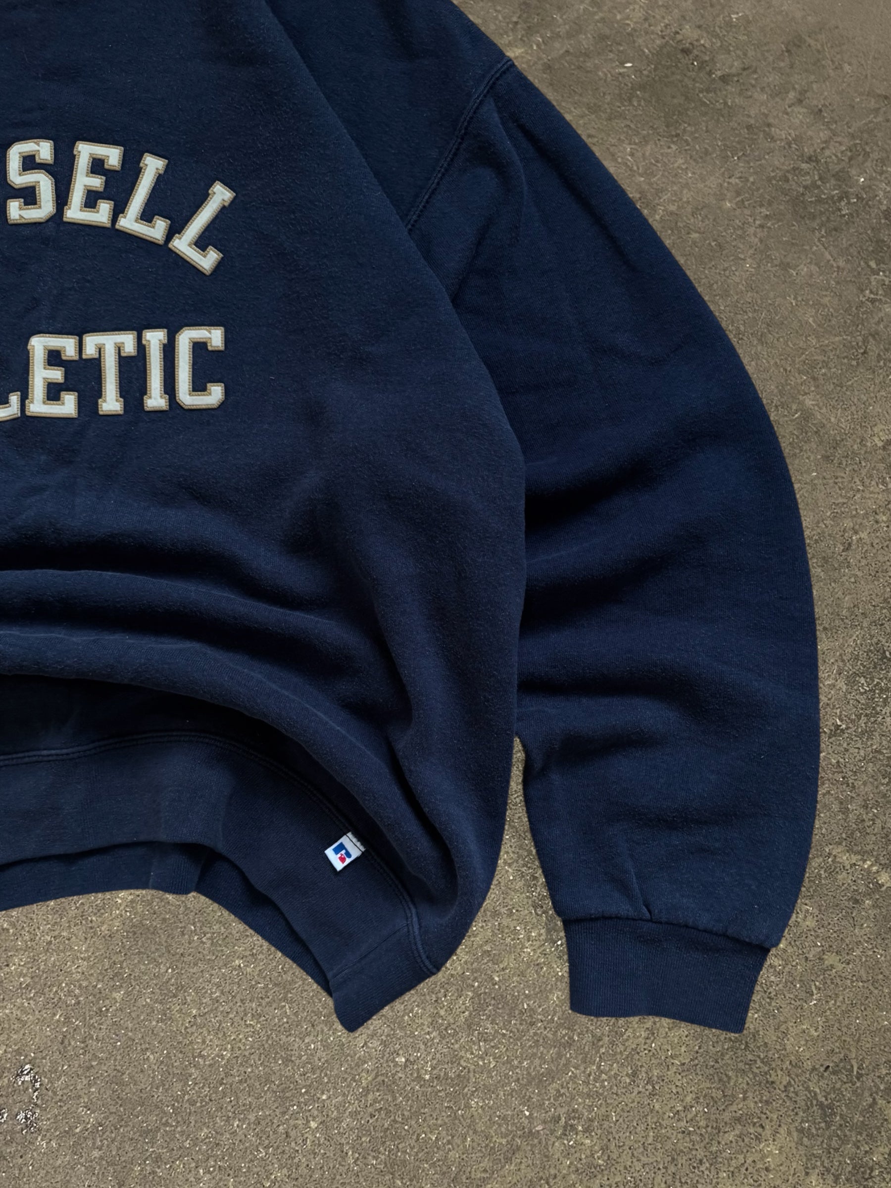VINTAGE NAVY RUSSELL ATHLETIC SWEATSHIRT