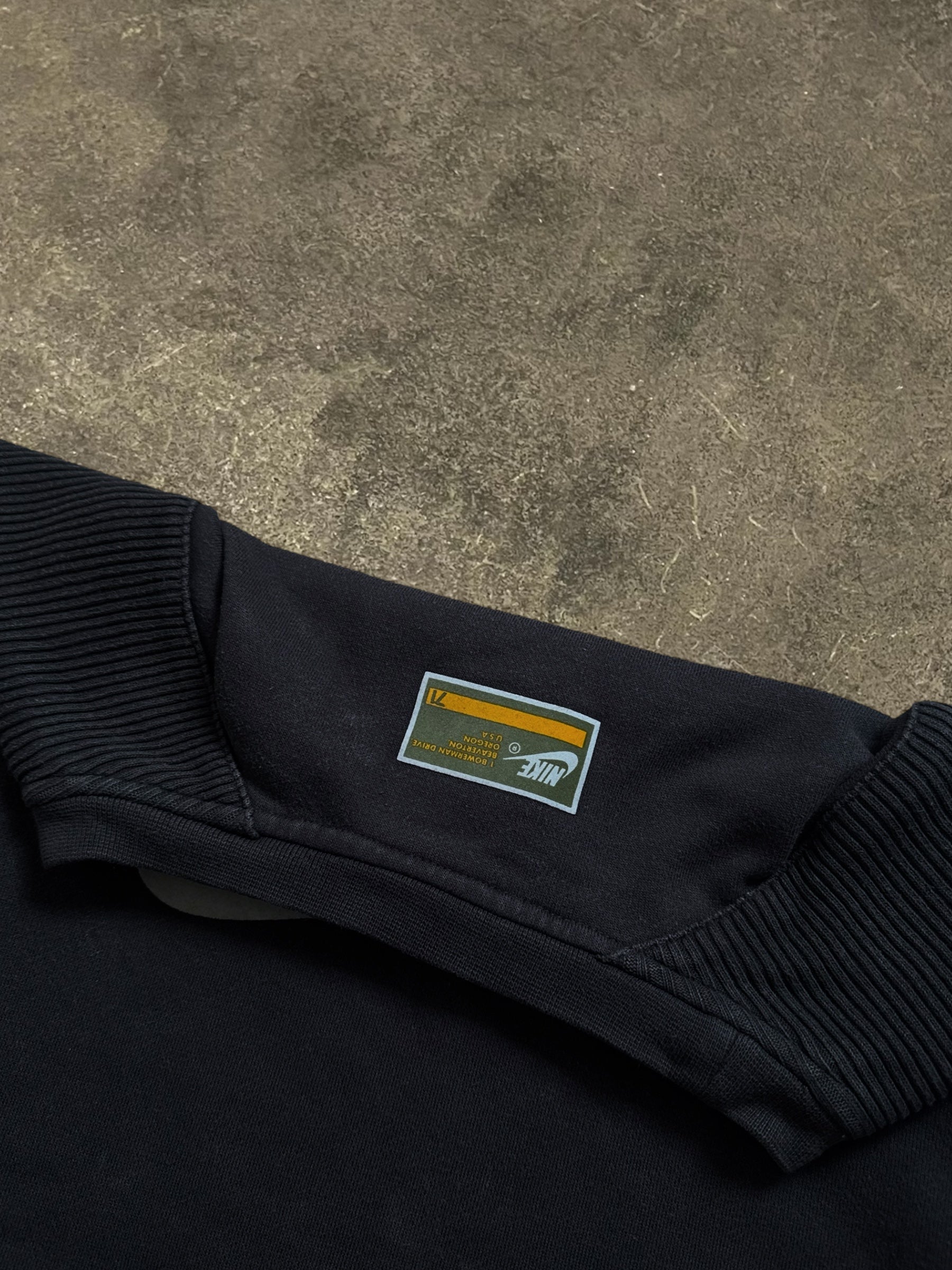 VINTAGE 00S NIKE LOGO SWEATSHIRT