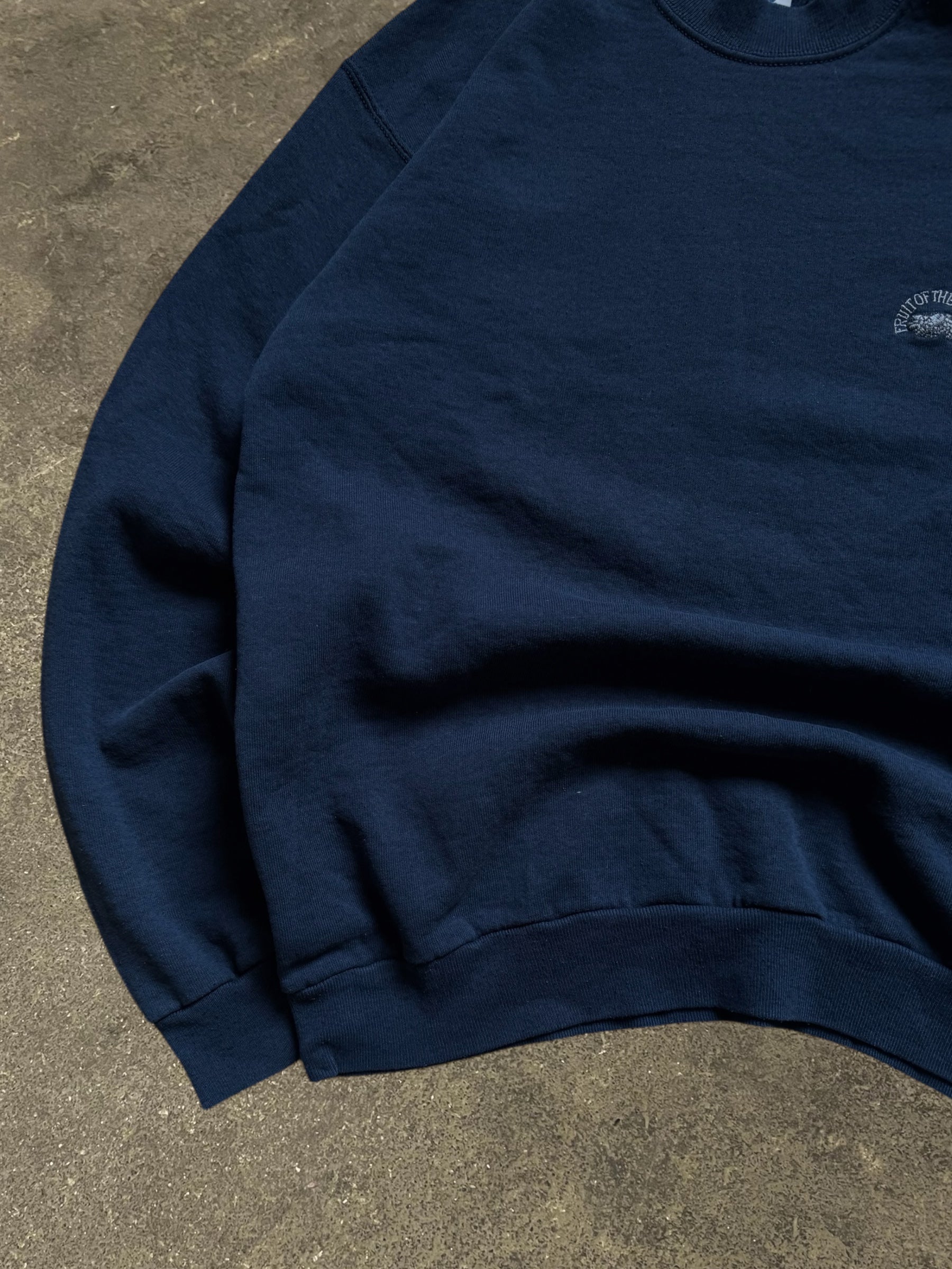VINTAGE FRUIT OF THE LOOM SWEATSHIRT