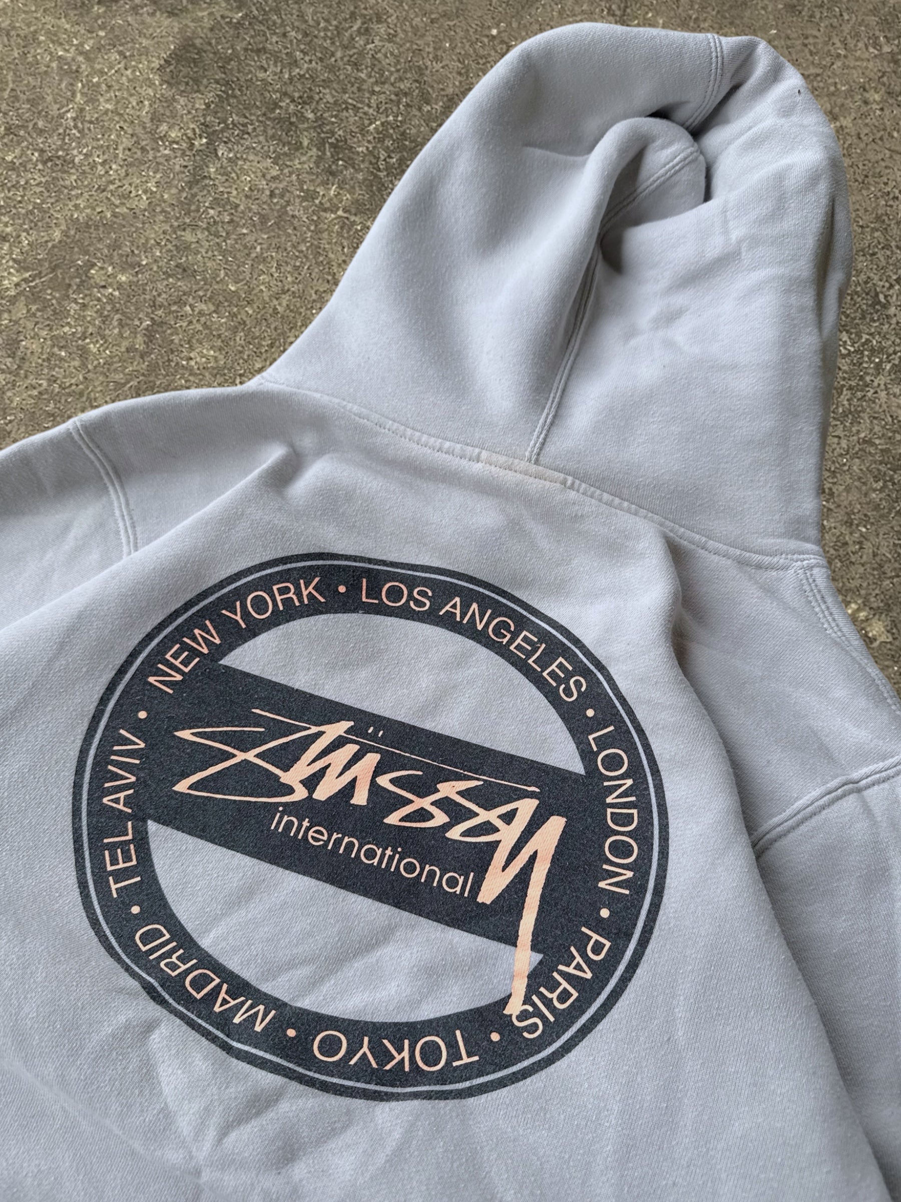 STÜSSY INTERNATIONAL HOODIE