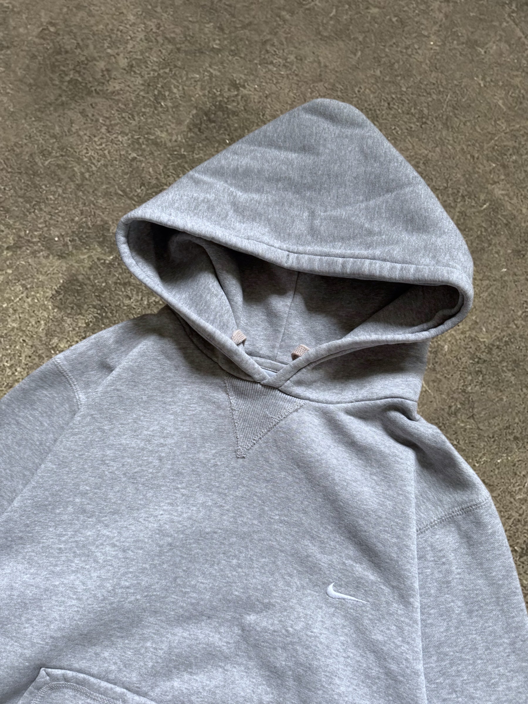 VINTAGE 00S NIKE HOODIE