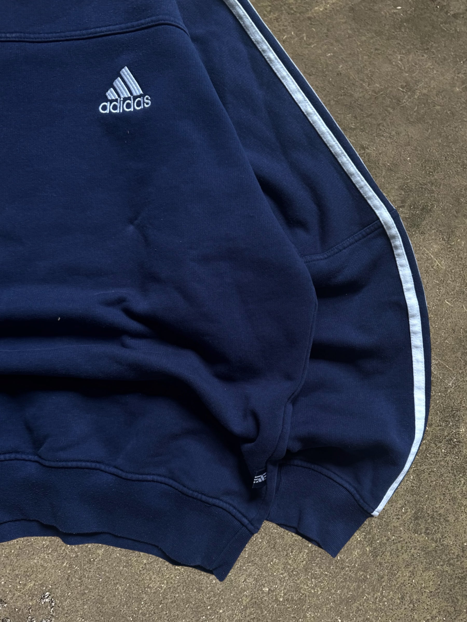 VINTAGE 90S ADIDAS SWEATSHIRT