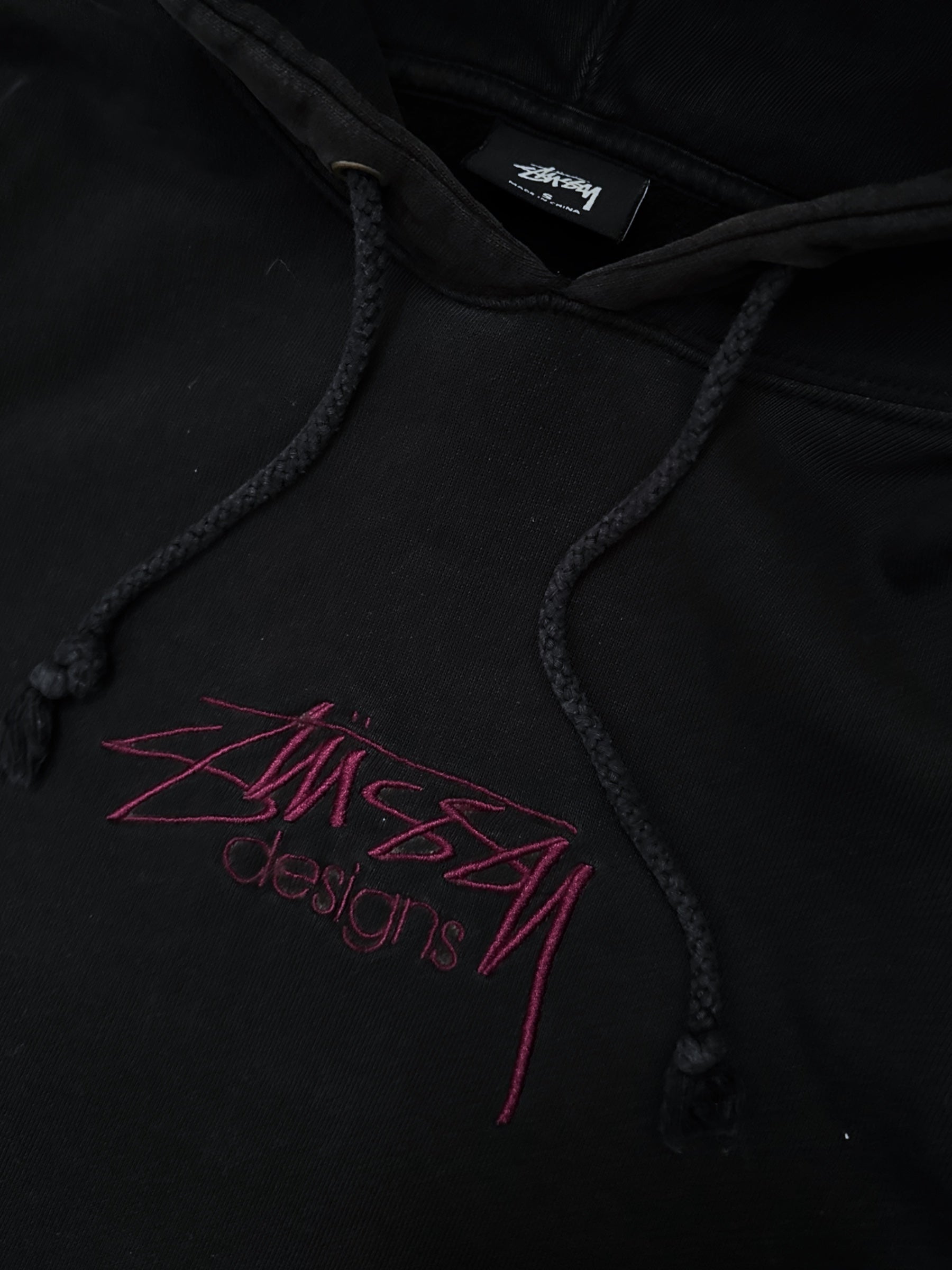 STÜSSY DESIGN HOODIE