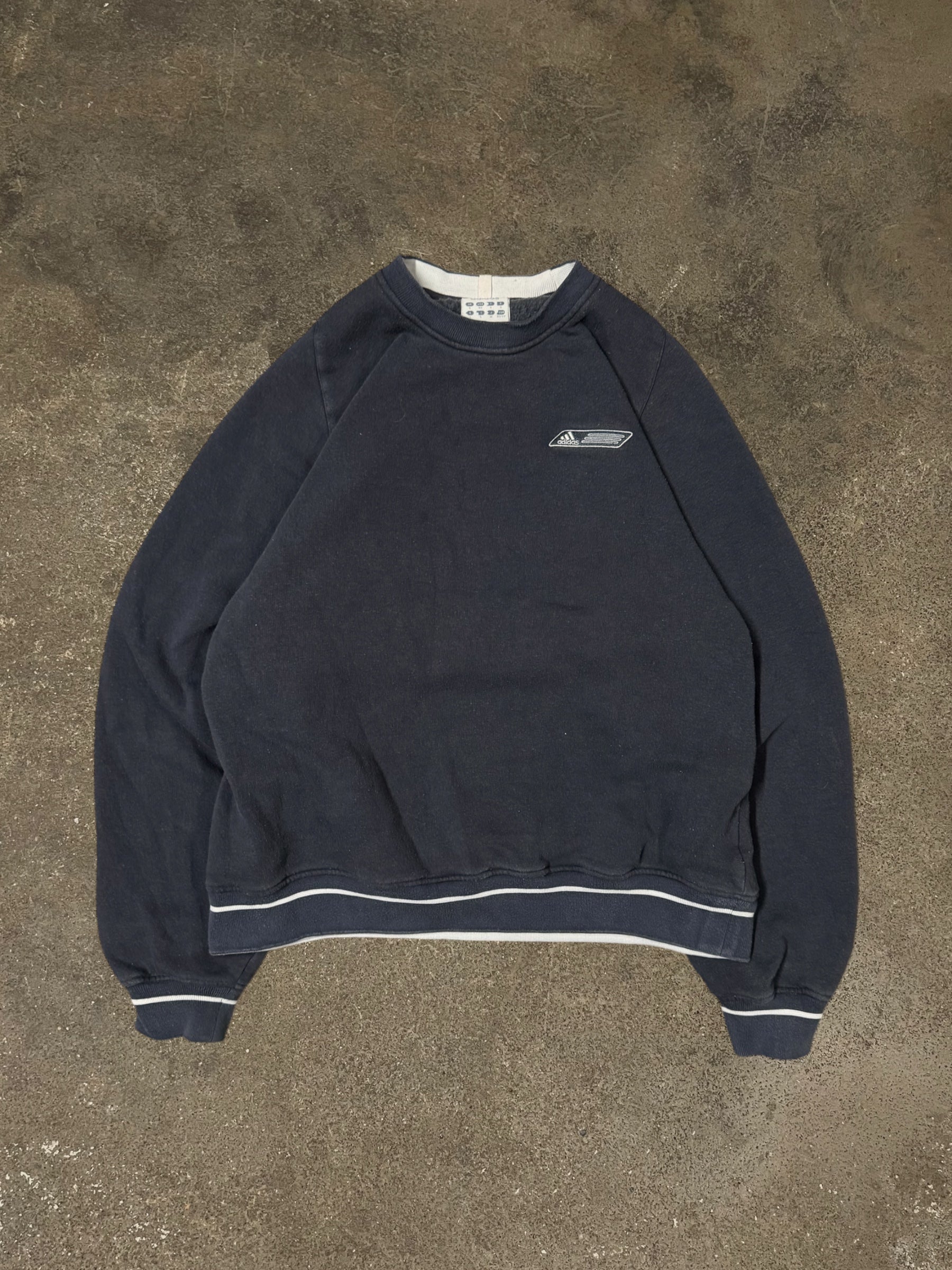 VINTAGE ADIDAS SWEATSHIRT