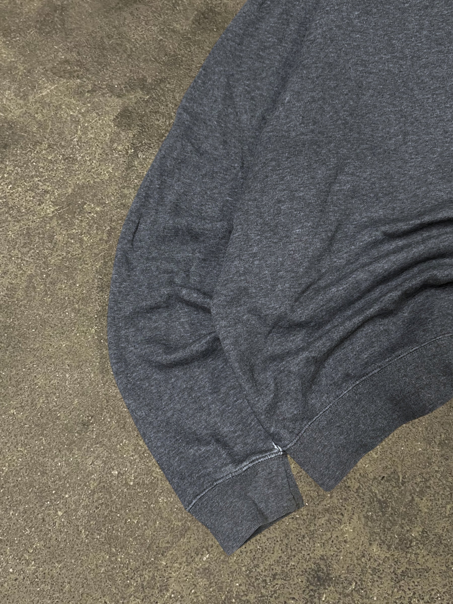 VINTAGE 00S NIKE SWEATSHIRT