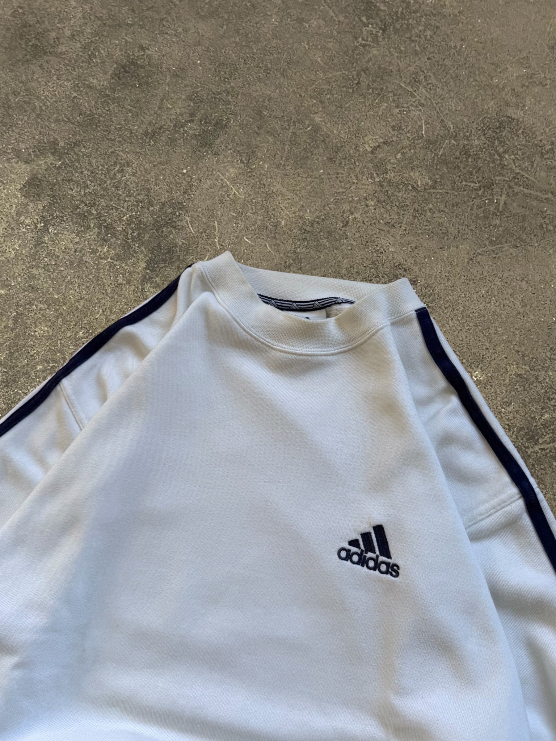VINTAGE 90S ADIDAS SWEATSHIRT